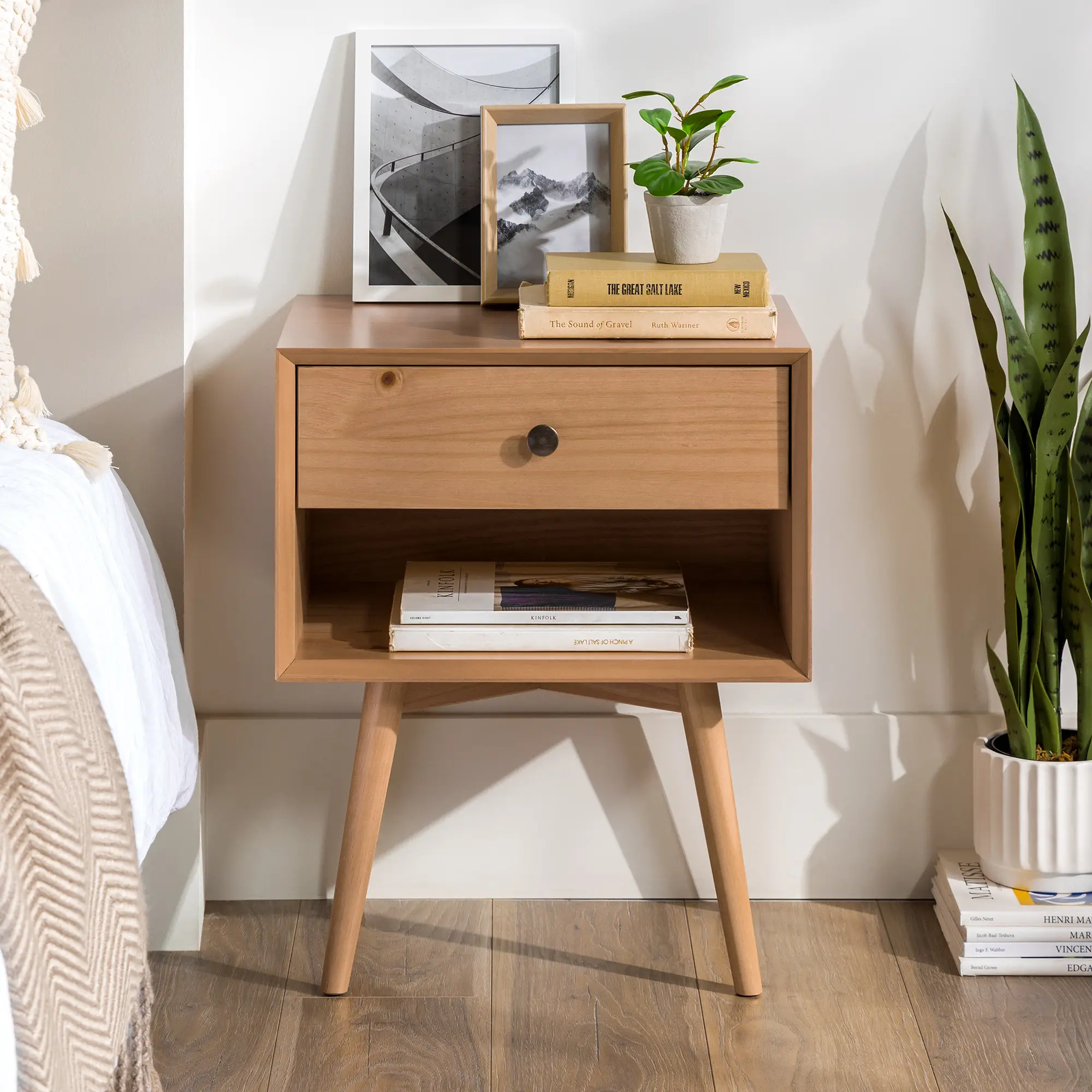 BR25MC1DNP Mid Century Pine 1-Drawer Nightstand-2