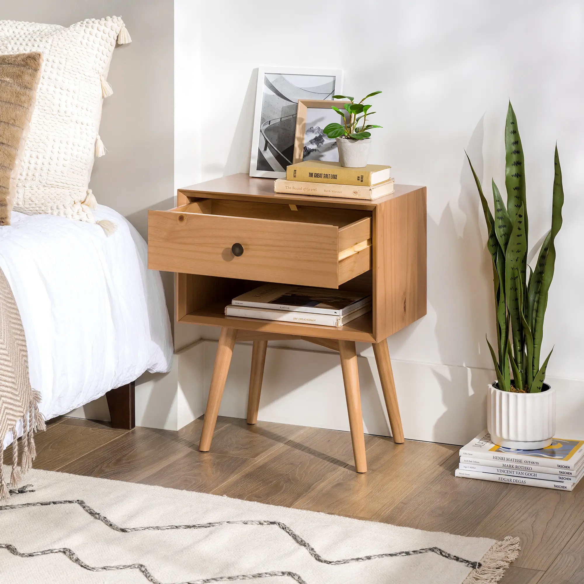 BR25MC1DNP Mid Century Pine 1-Drawer Nightstand-4