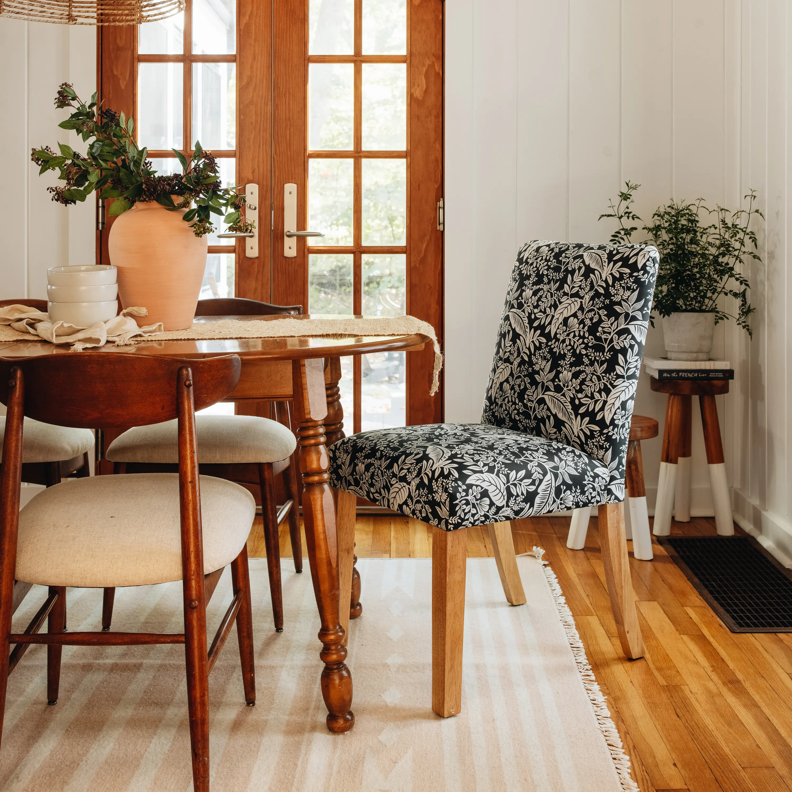 63-6NATRPCCNBLCRMLCB Rifle Paper Co. Lorraine Canopy Black & Cream Dining Chair-3