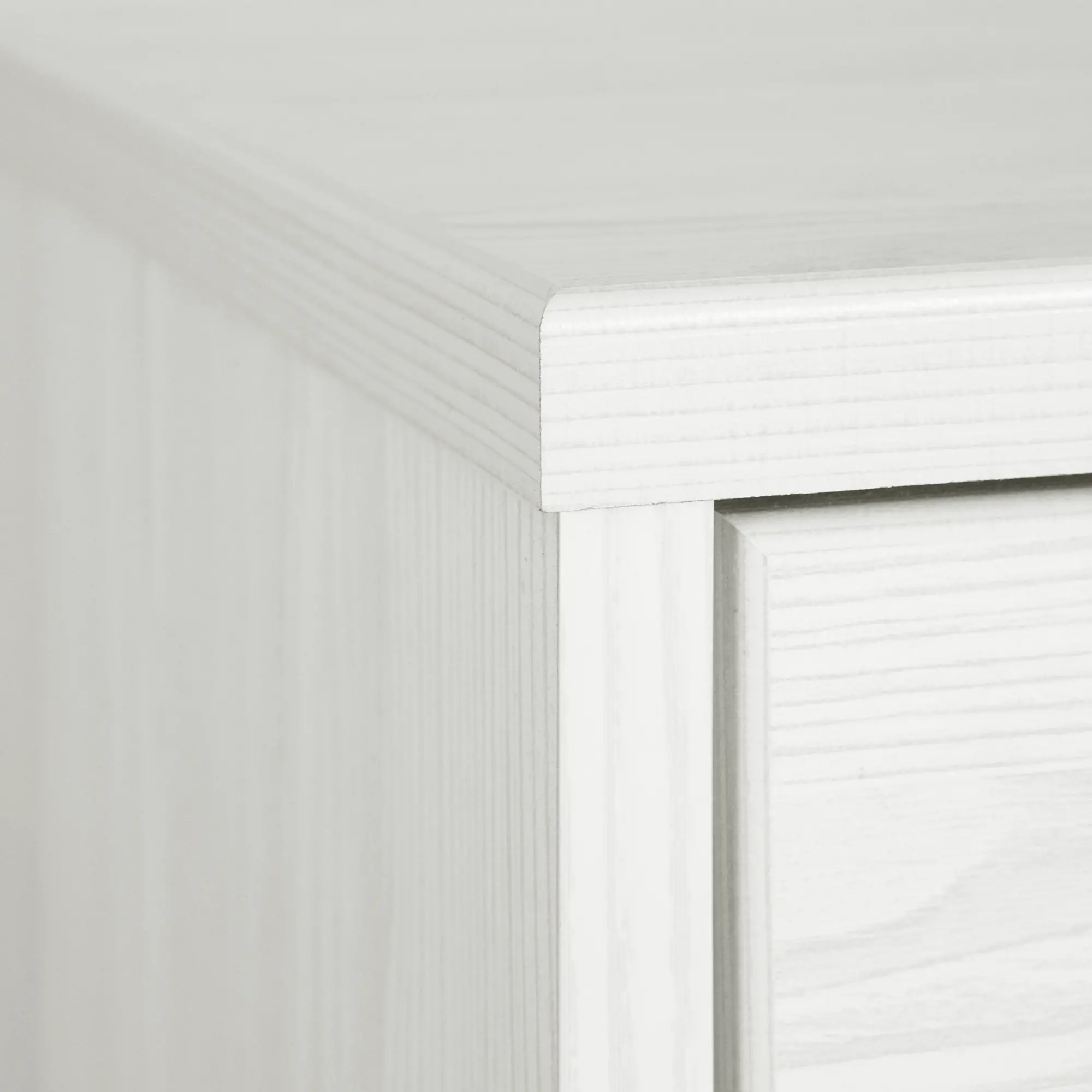15372 Arlen 4-Drawer Chest, White Pine and Black Matte-7