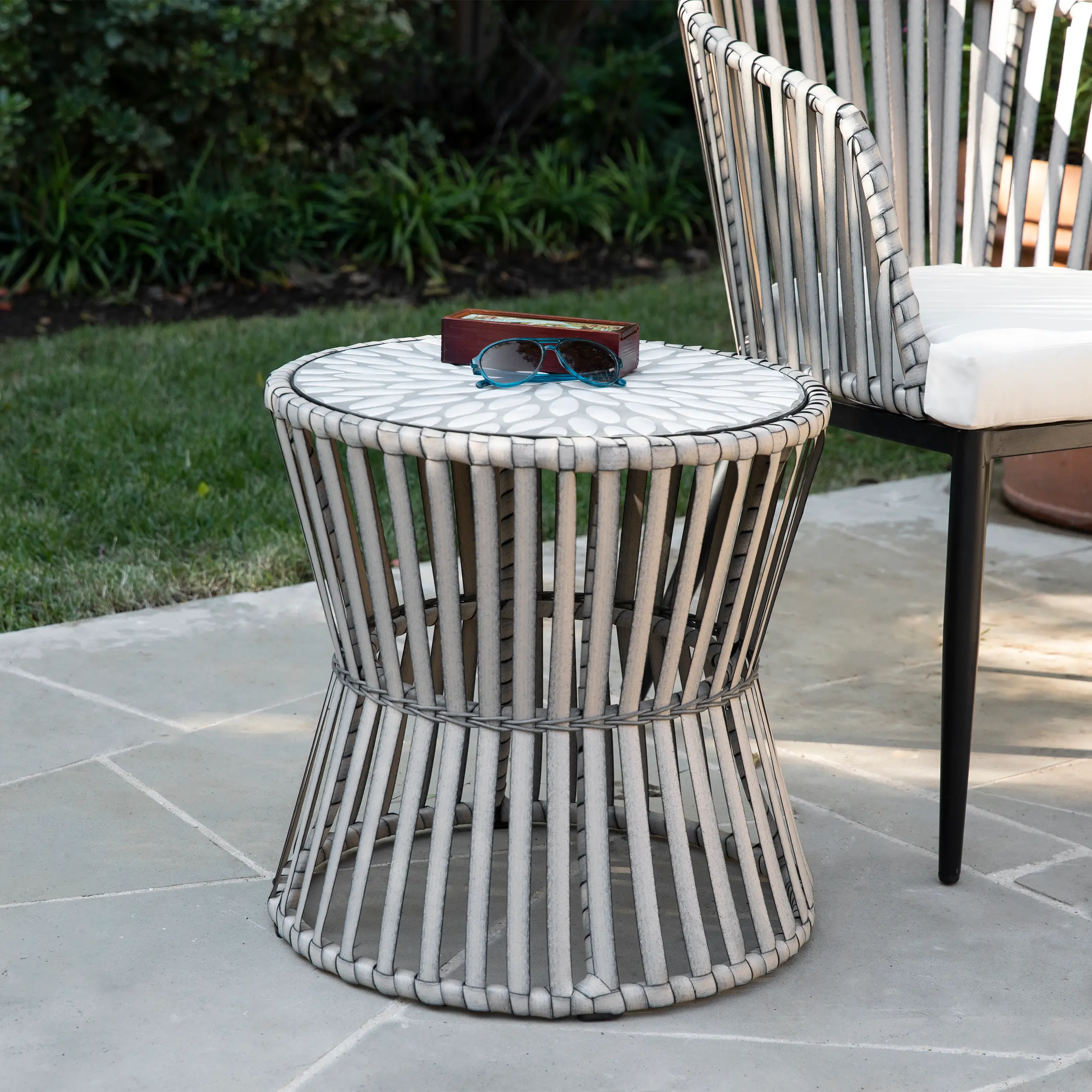 OD1086106 Melilani Round Wicker Outdoor Side Table-2