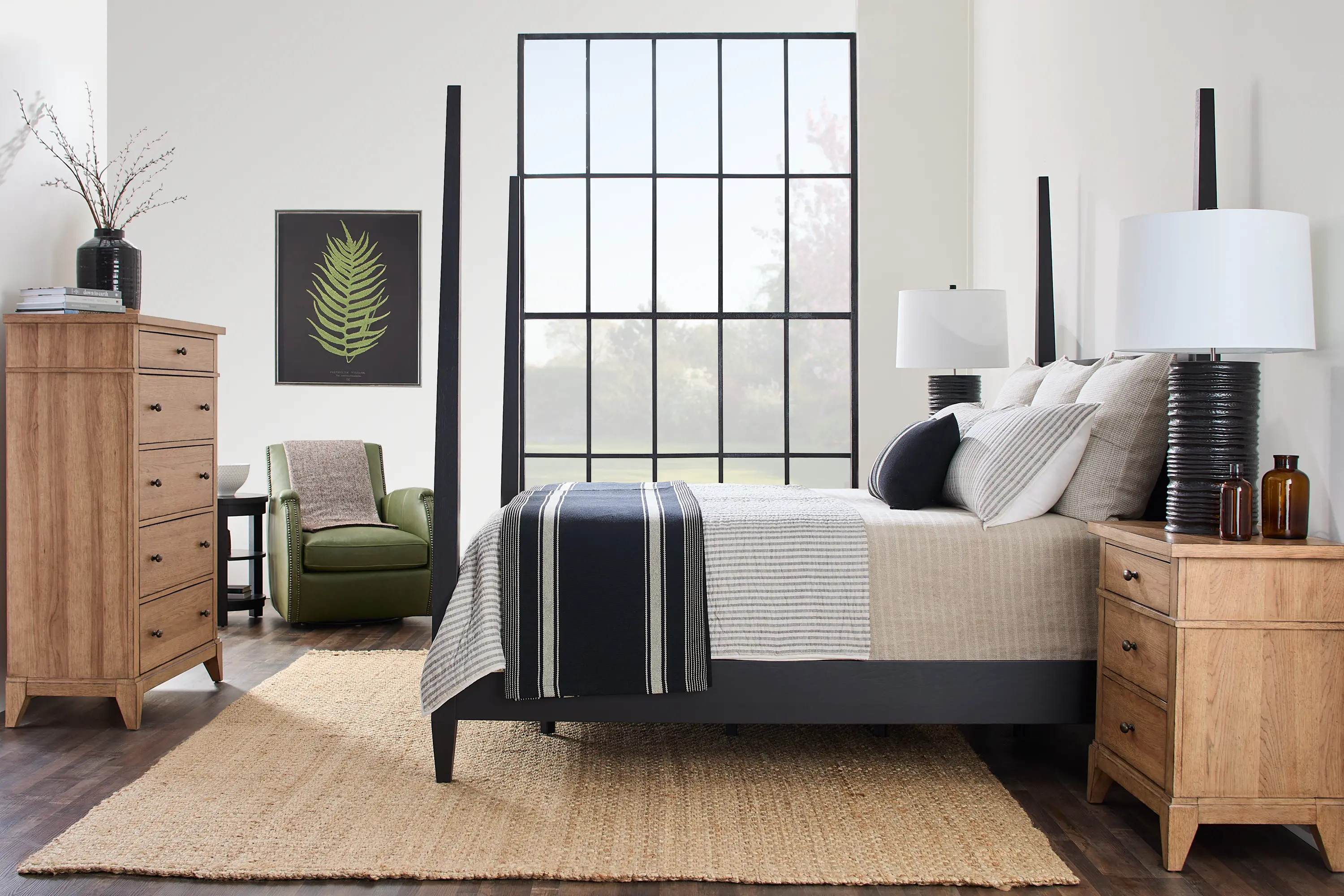 Monticello Black Queen Poster Bed-4