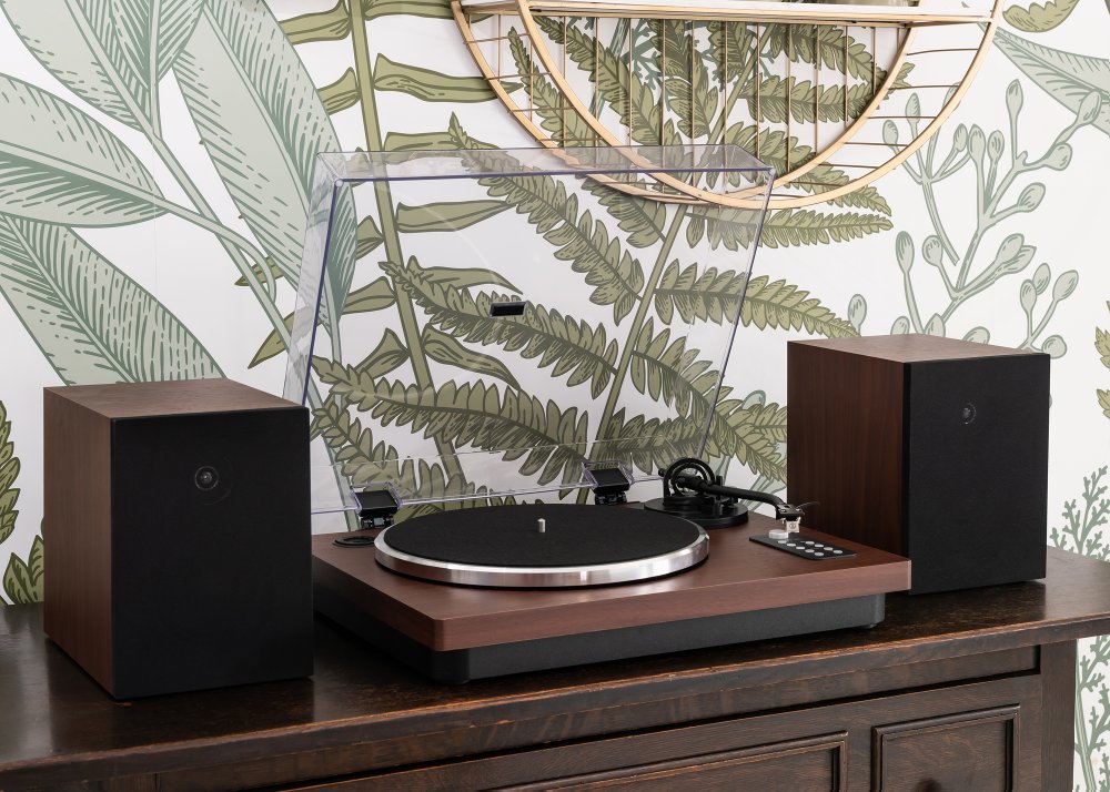 GPX Bluetooth Turntable HMS with Stereo Speakers