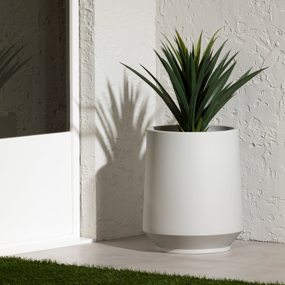 Dalya Greige 19" Outdoor Planter