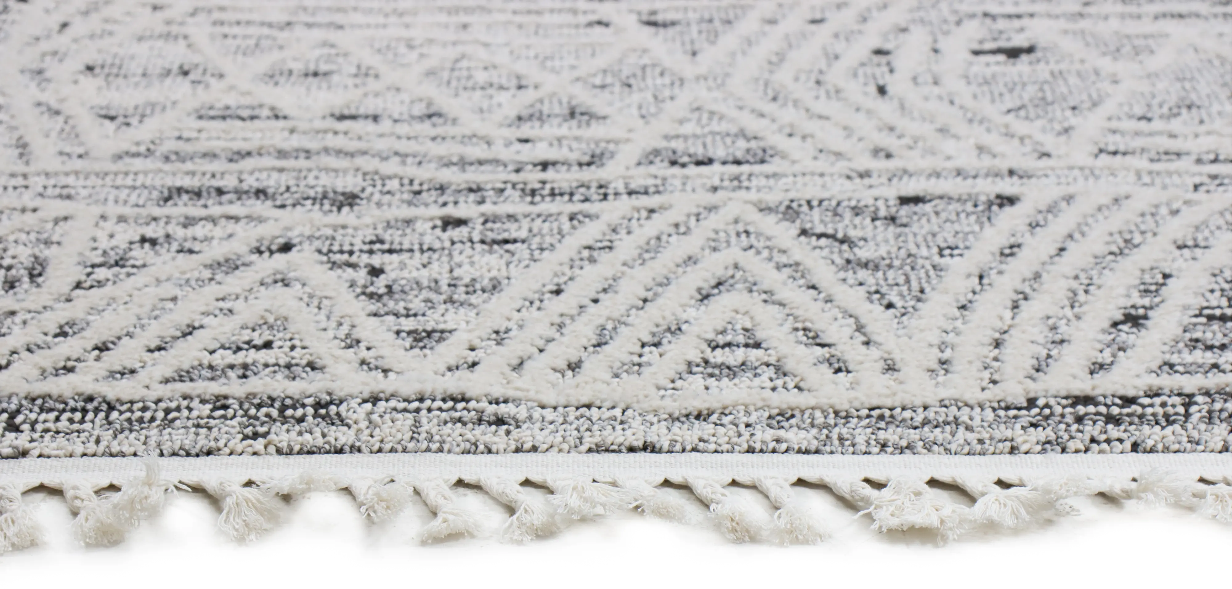 M152-IVCHAR-4X6-MTK202 Montauk 4 x 6 Bryson Gray Area Rug-5