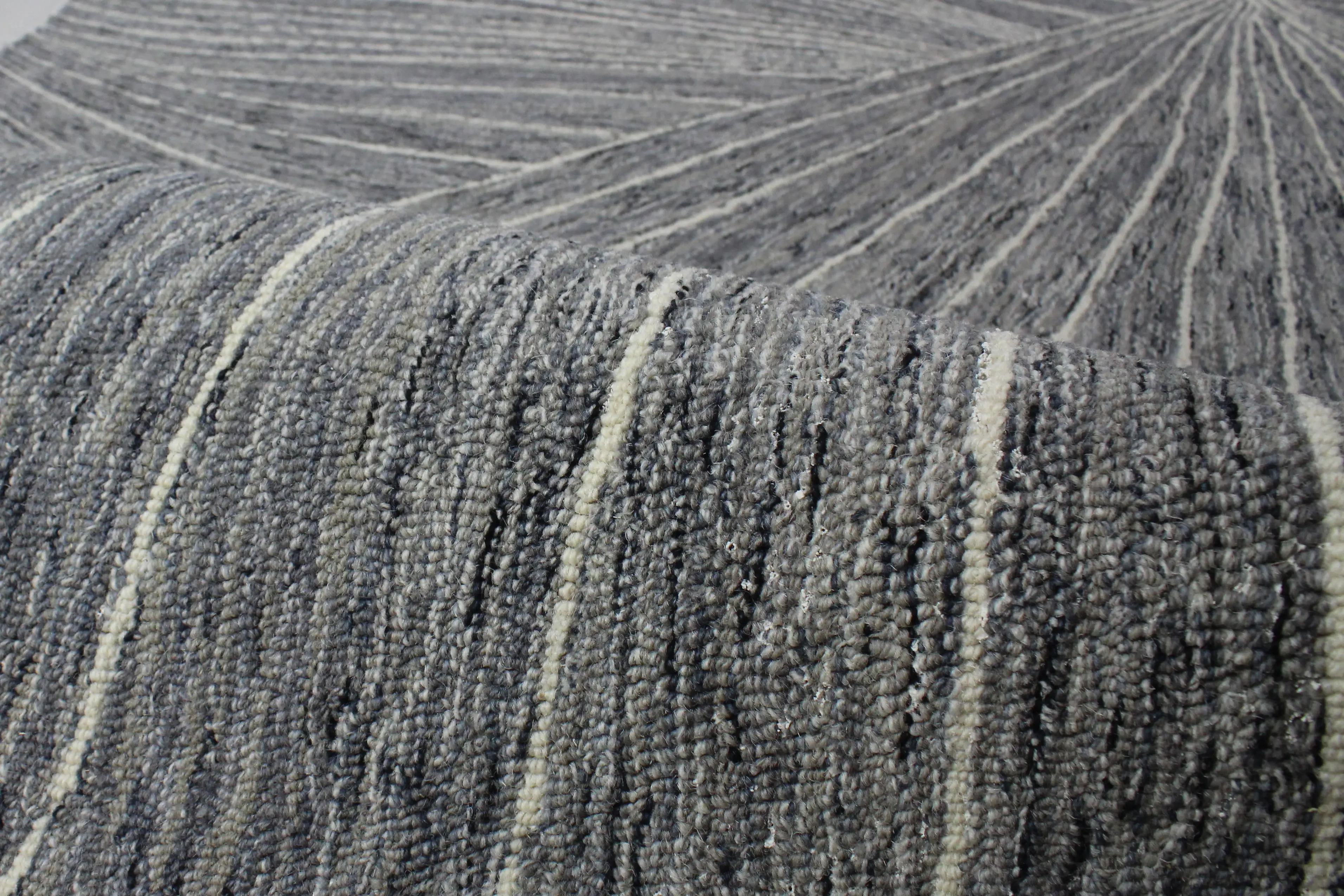 R131-GY-9X12-AL134 Valencia Neela 9 x 12 Gray Wool Hand Tufted Area Rug-5