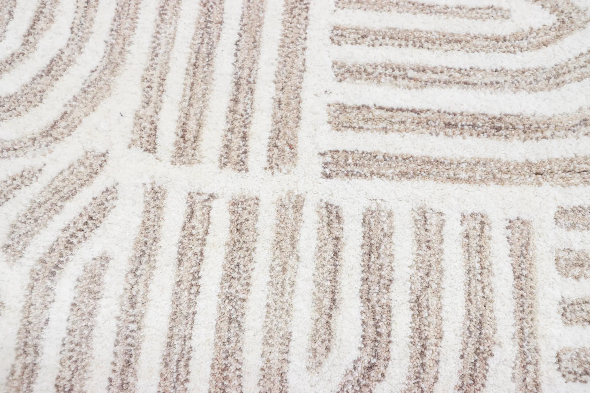 S185-BE-4X6-ST283 Chelsea Trenton 4 x 6 Beige Wool Hand Tufted Area Rug-6