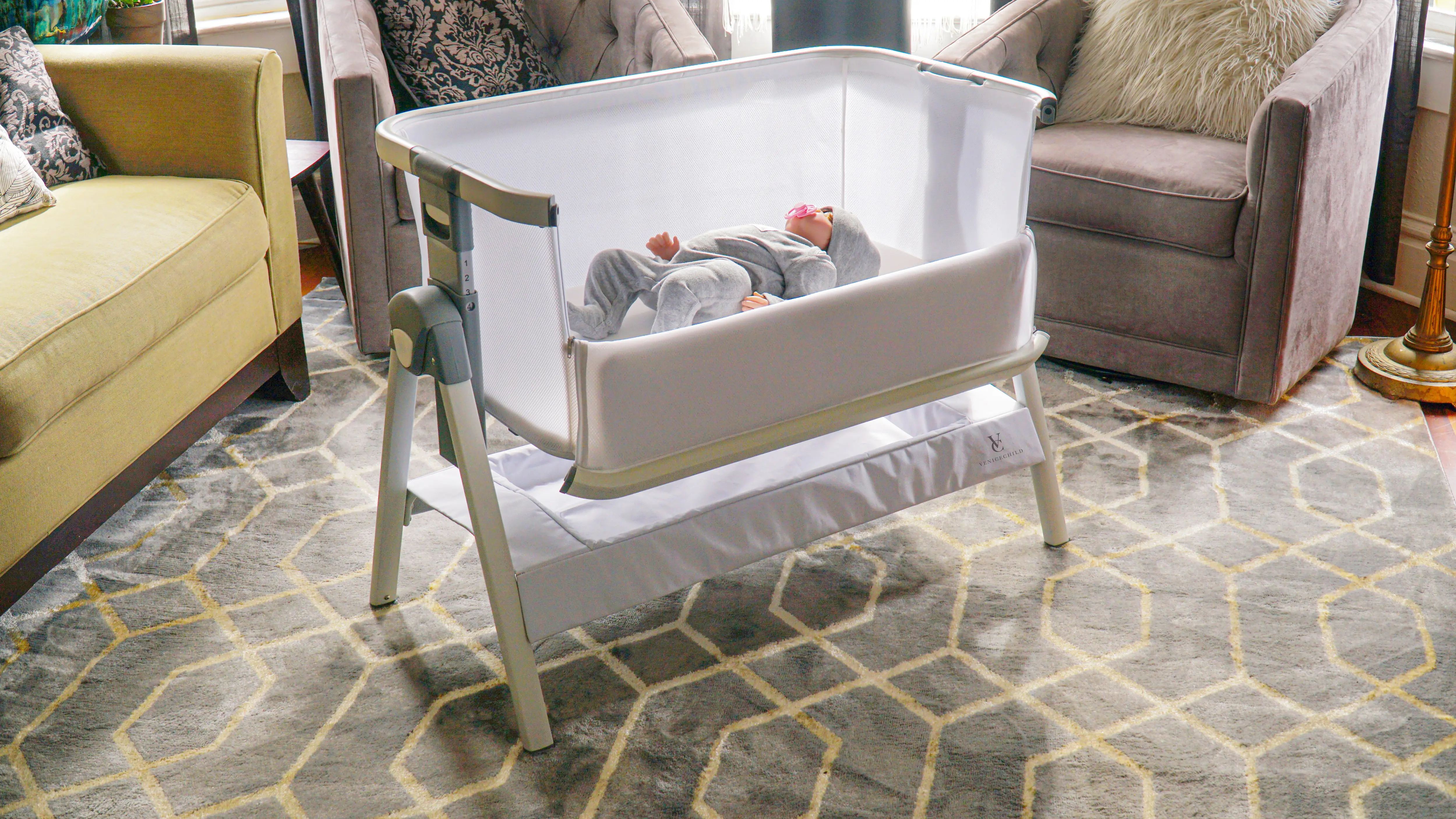 VCHD-CD01W-01 Venice Child California Dreaming White Wood Bedside Bassinet-2