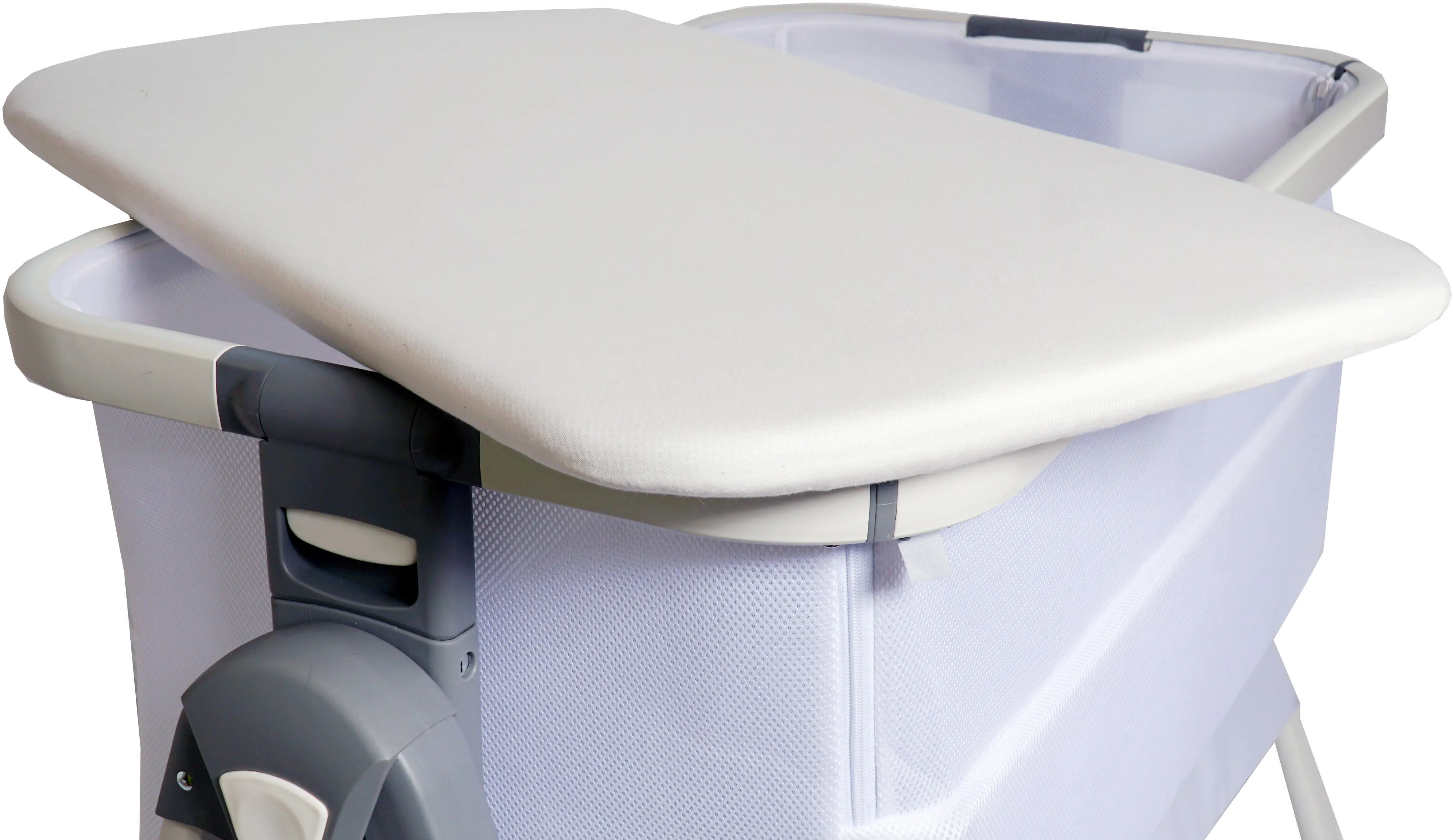 VCHD-CD01-01 Venice Child California Dreaming White Bedside Bassinet-7