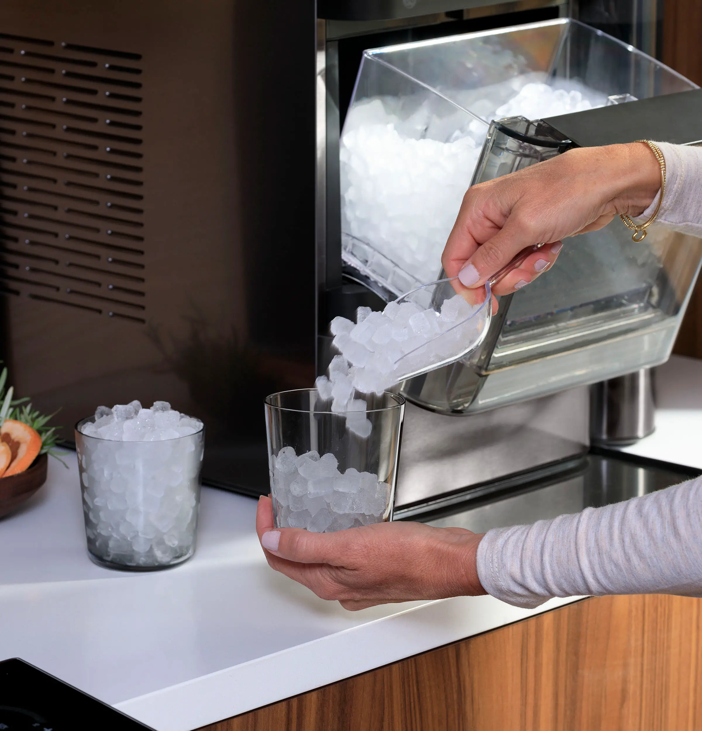 PIO23SCS GE Profile™ Opal™ 2.0 Nugget Ice Maker-5