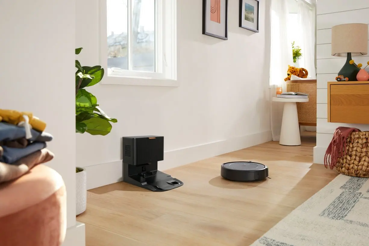 I557020 iRobot Roomba Combo i5+ Self-Emptying Robot Vacuum & Mop-5
