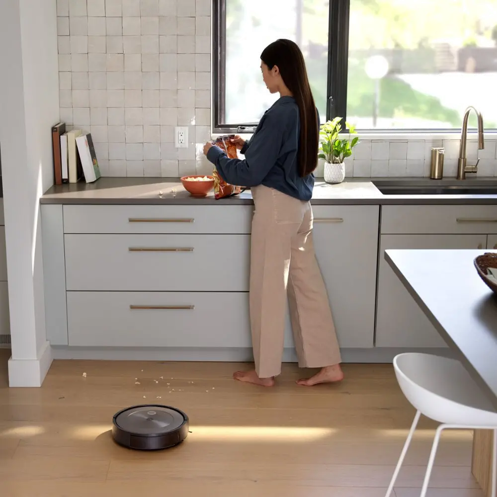 J955020 iRobot Roomba j9+ Self-Emptying Robot Vacuum-7