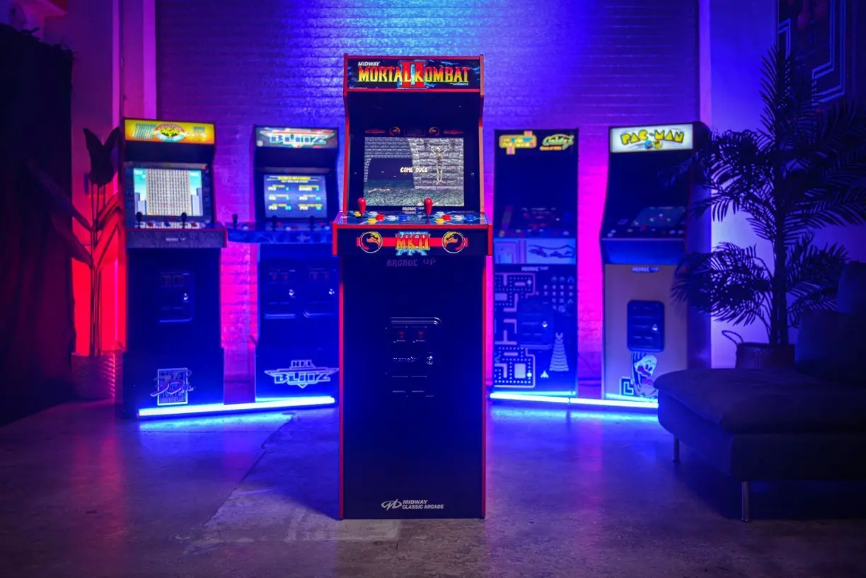 195570019733 Arcade1Up Mortal Kombat II Deluxe Arcade Game-8