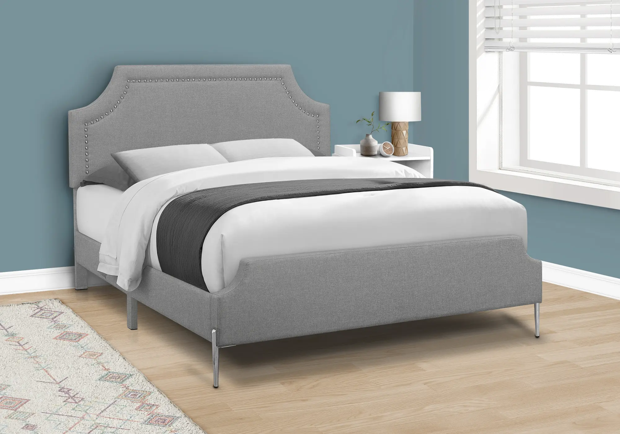 Liza Gray Queen Upholstered Bed-2