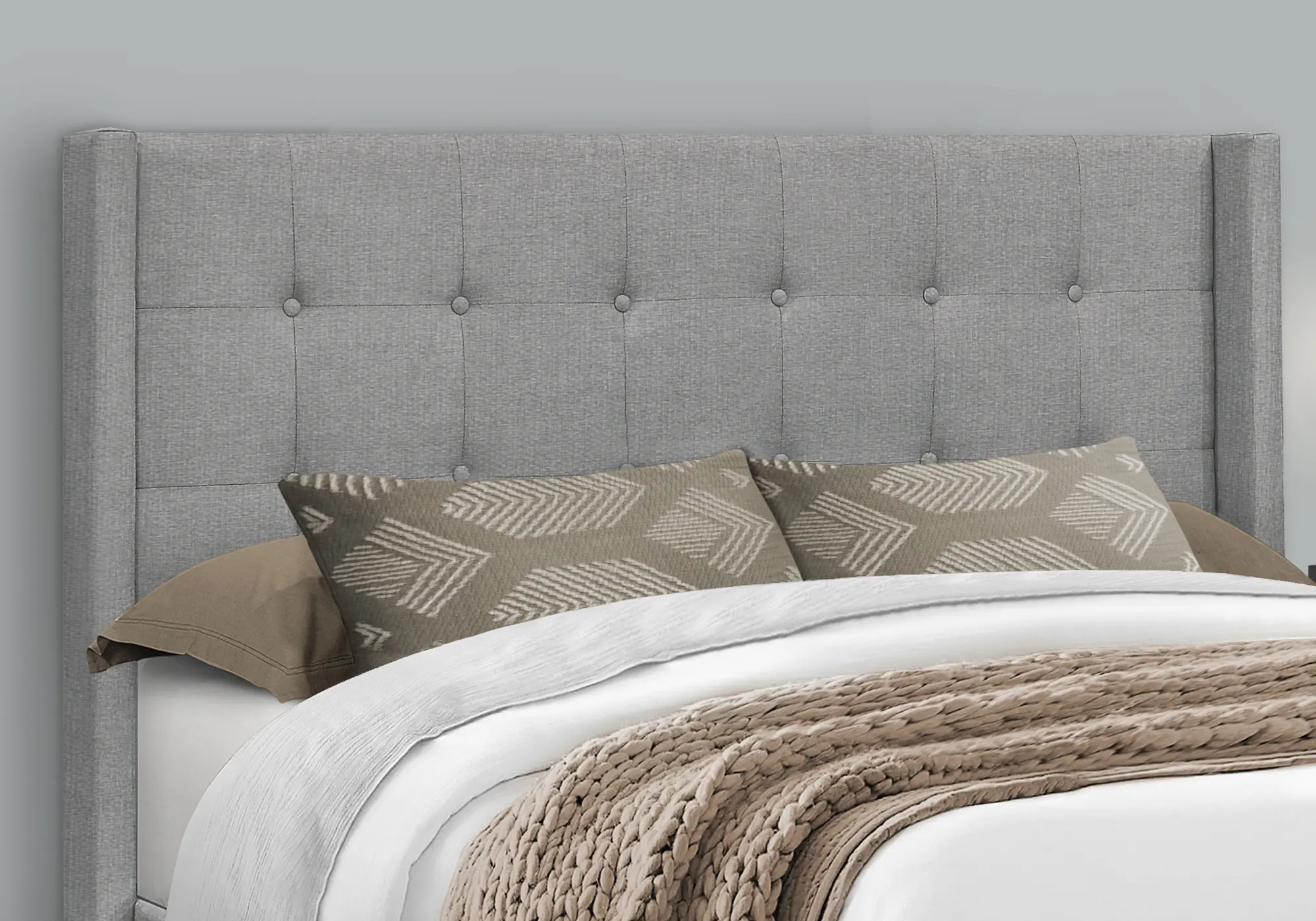 Chadley Gray Linen Upholstered Queen Bed-3