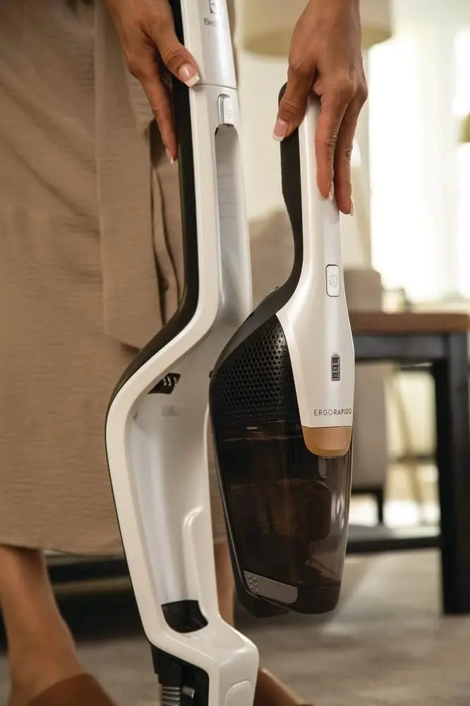 EHVS2510AW Electrolux Ergorapido Stick Cordless Vacuum-3
