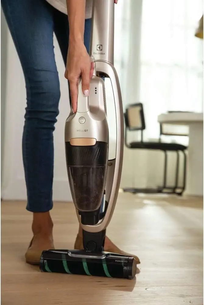 EHVS35H2AQ Electrolux WellQ7 Hard Floor Vacuum-2