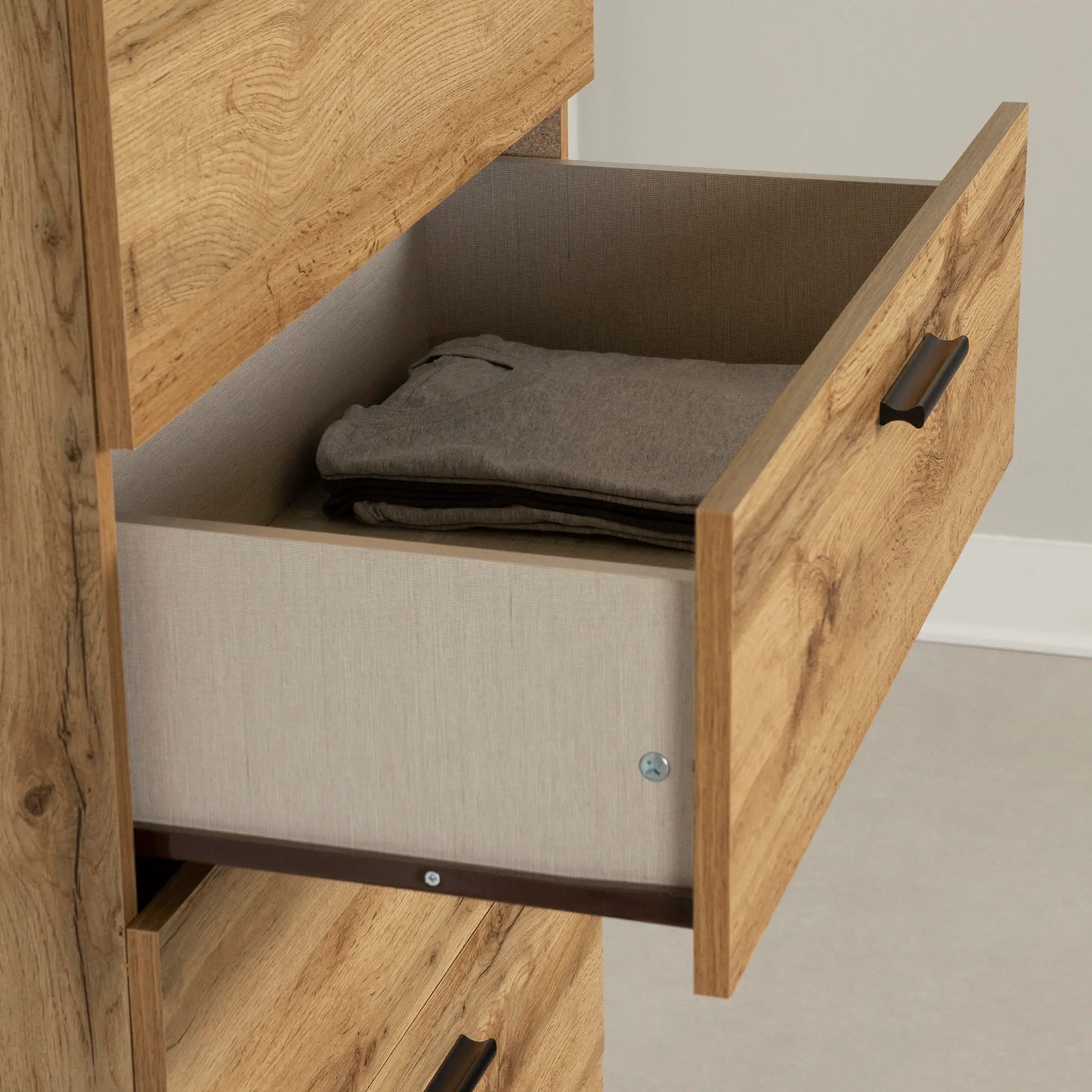 15647 Musano Oak 5-Drawer Chest-5