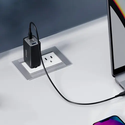 ANKER 735 Nano II 3-Port USB Charger-5
