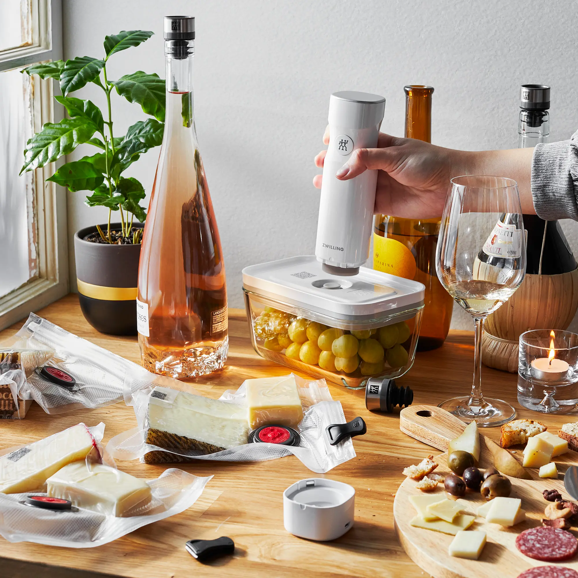 Zwilling Fresh & Save Handheld Vacuum Sealer-3