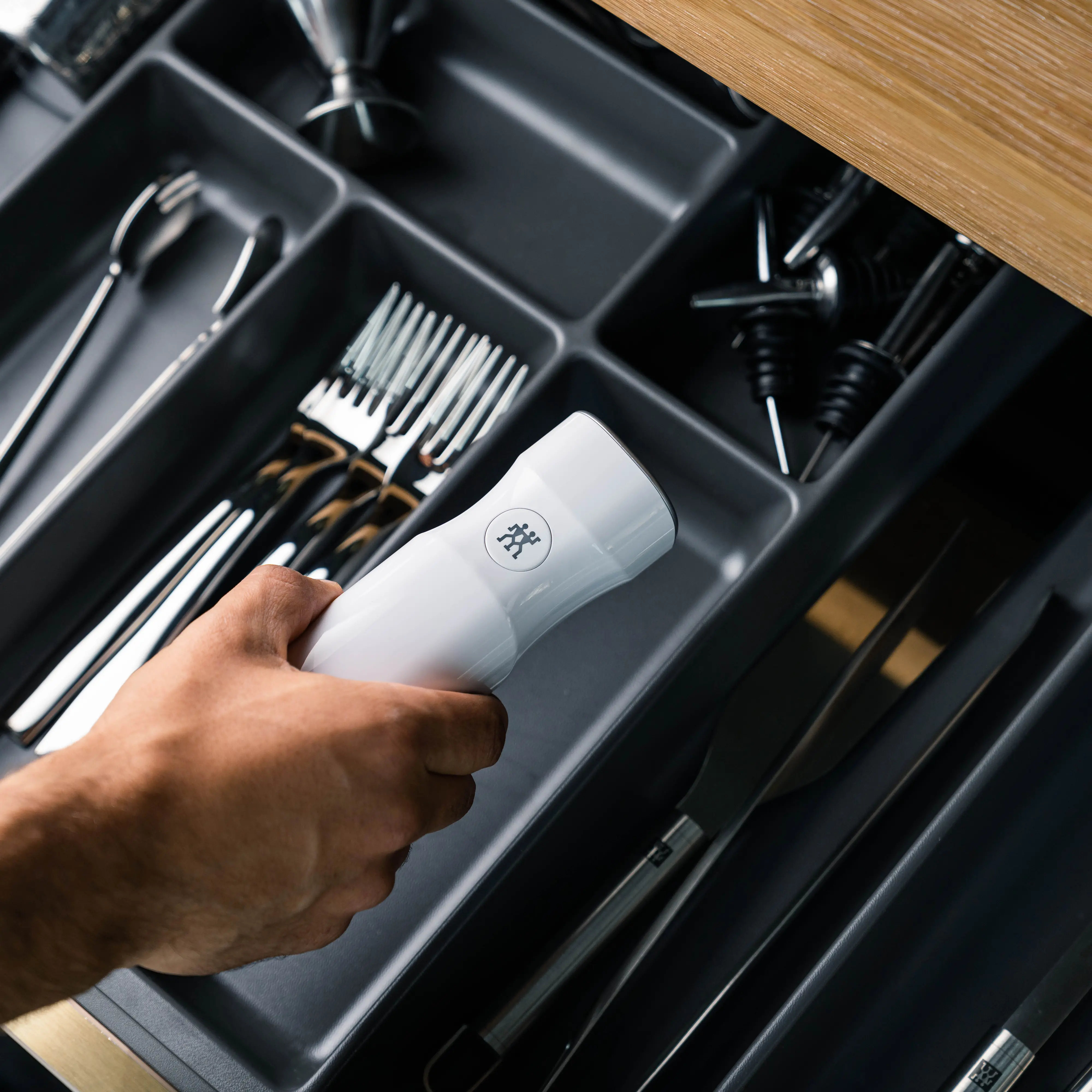 Zwilling Fresh & Save Handheld Vacuum Sealer-7