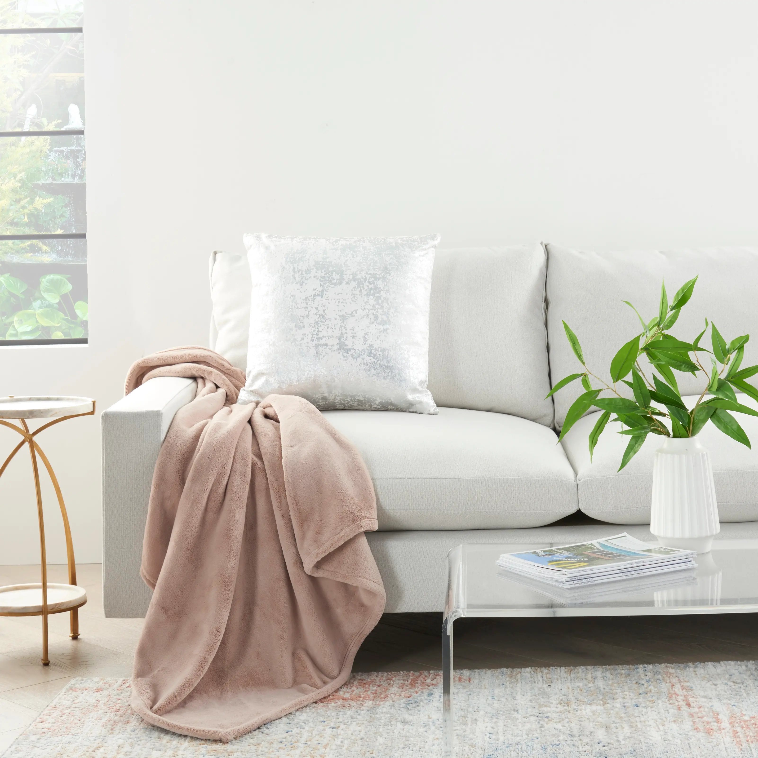 Ultra Soft Blush Faux Fur Throw Blanket-2