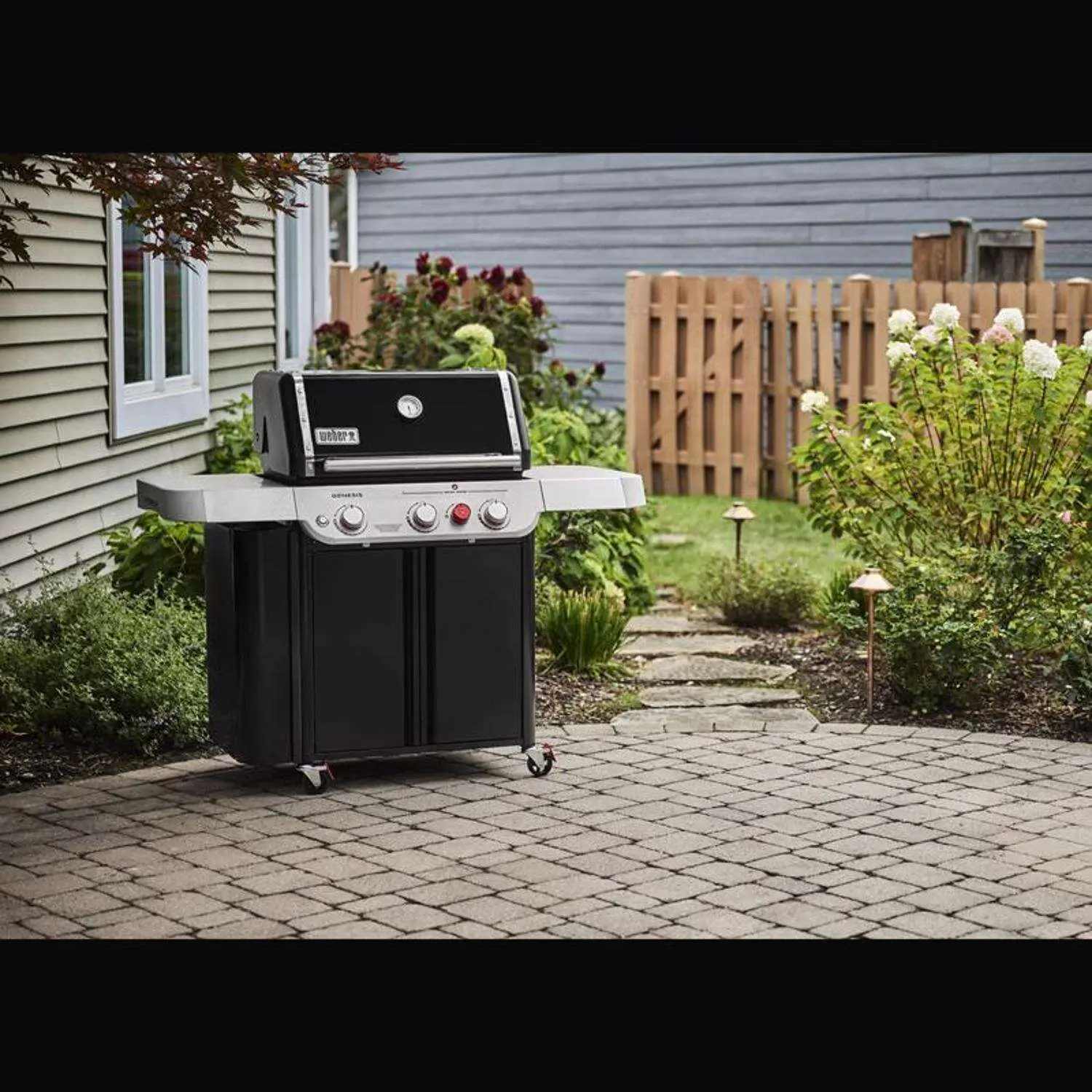 1500576,G3,E330,LP-B Weber Genesis E-330 3 Burner Liquid Propane Grill-5