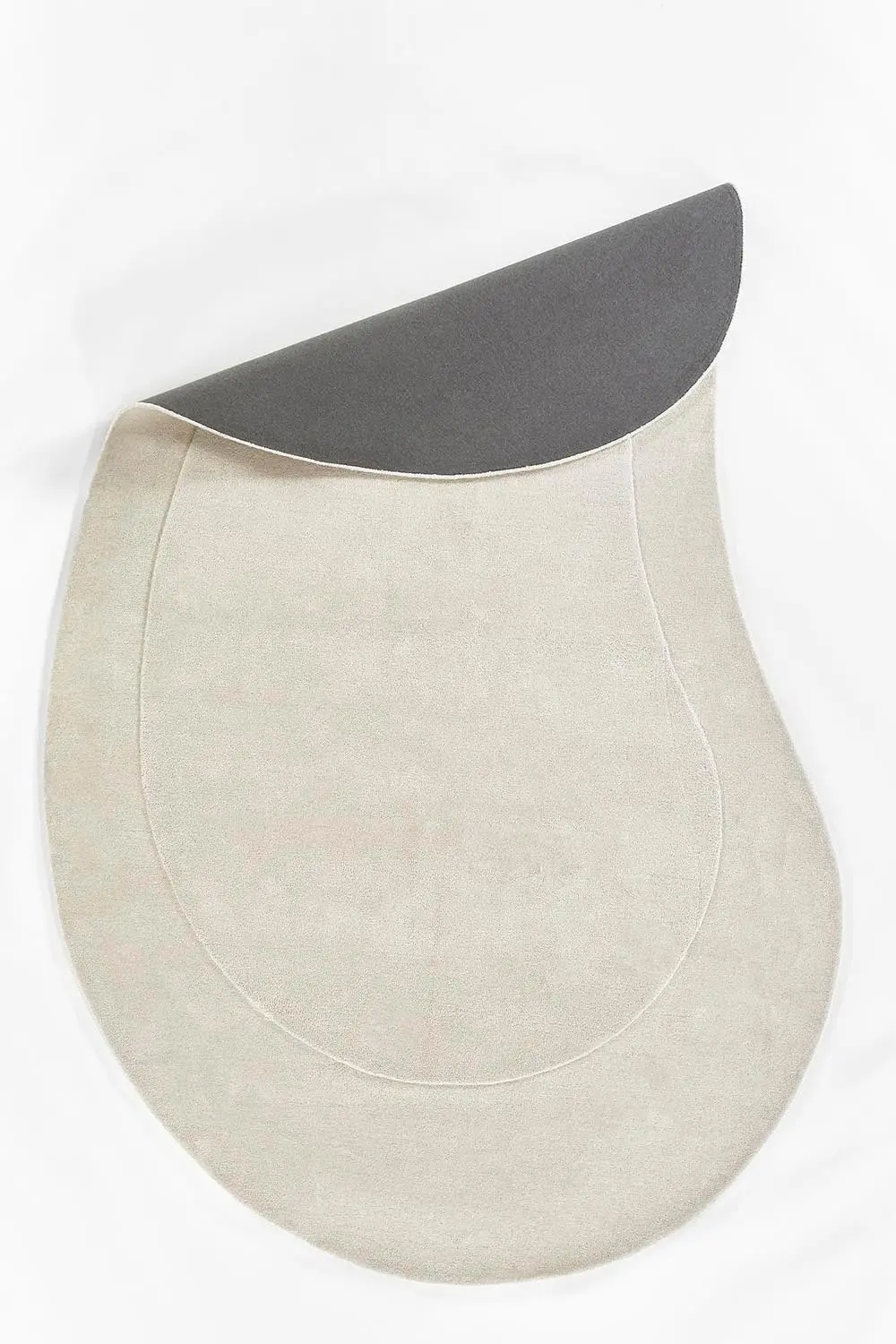 Claude 7 x 11 Ivory Kidney Area Rug-3