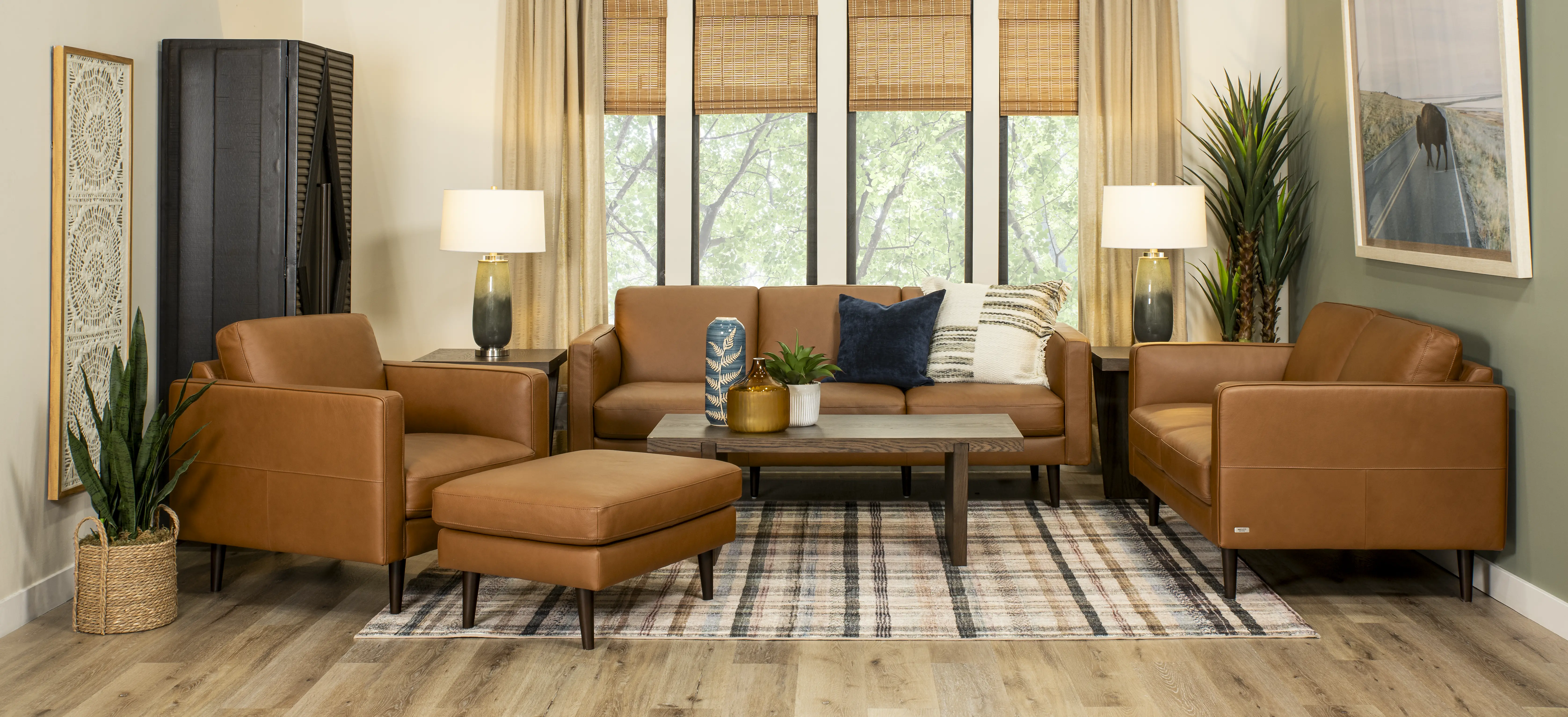 C092-064/AOD7 Destrezza Brown Leather Sofa-2