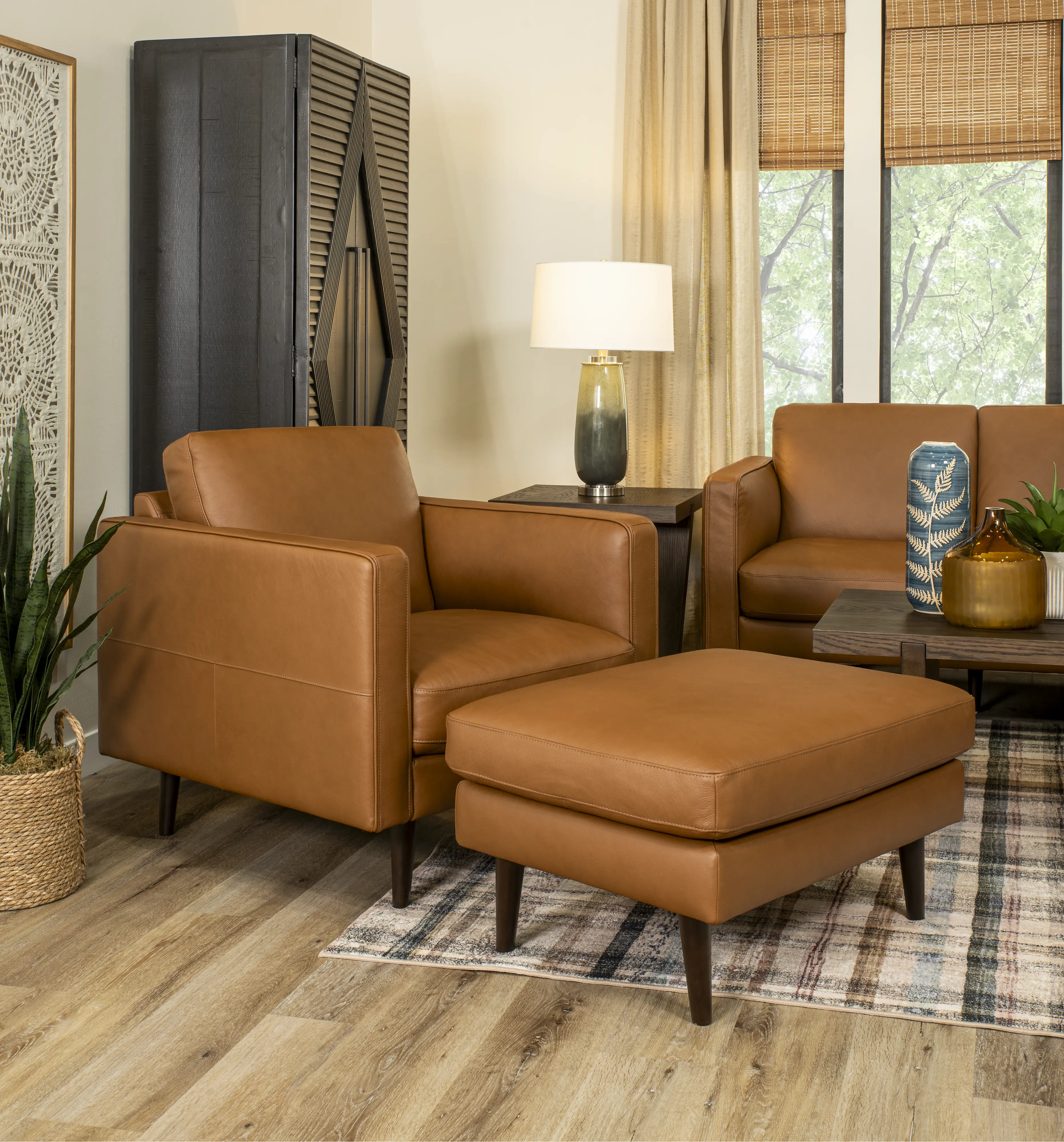 C092-003/AOD7 Destrezza Brown Leather Chair-2