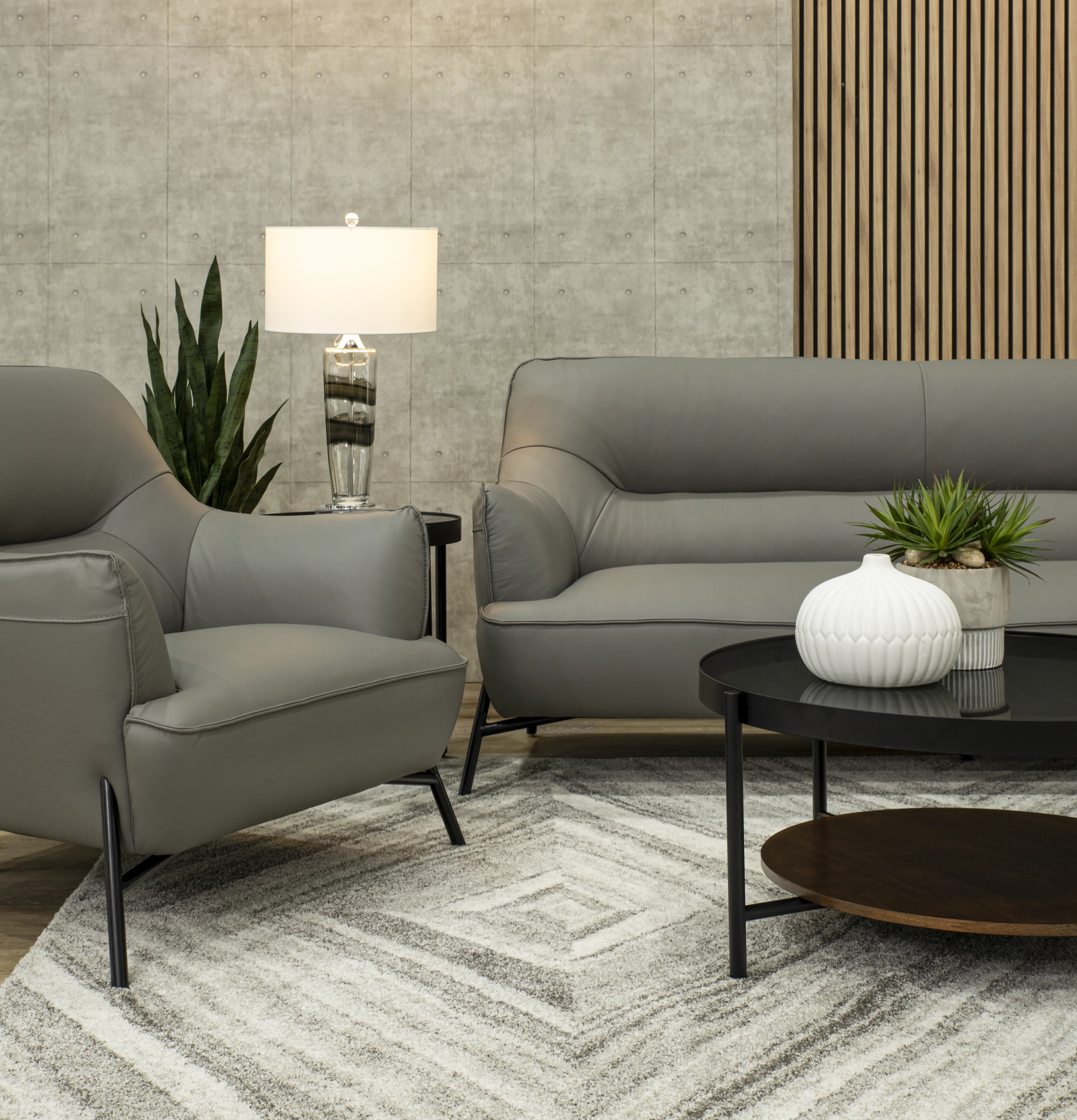 Sassari Gray Leather Loveseat-9