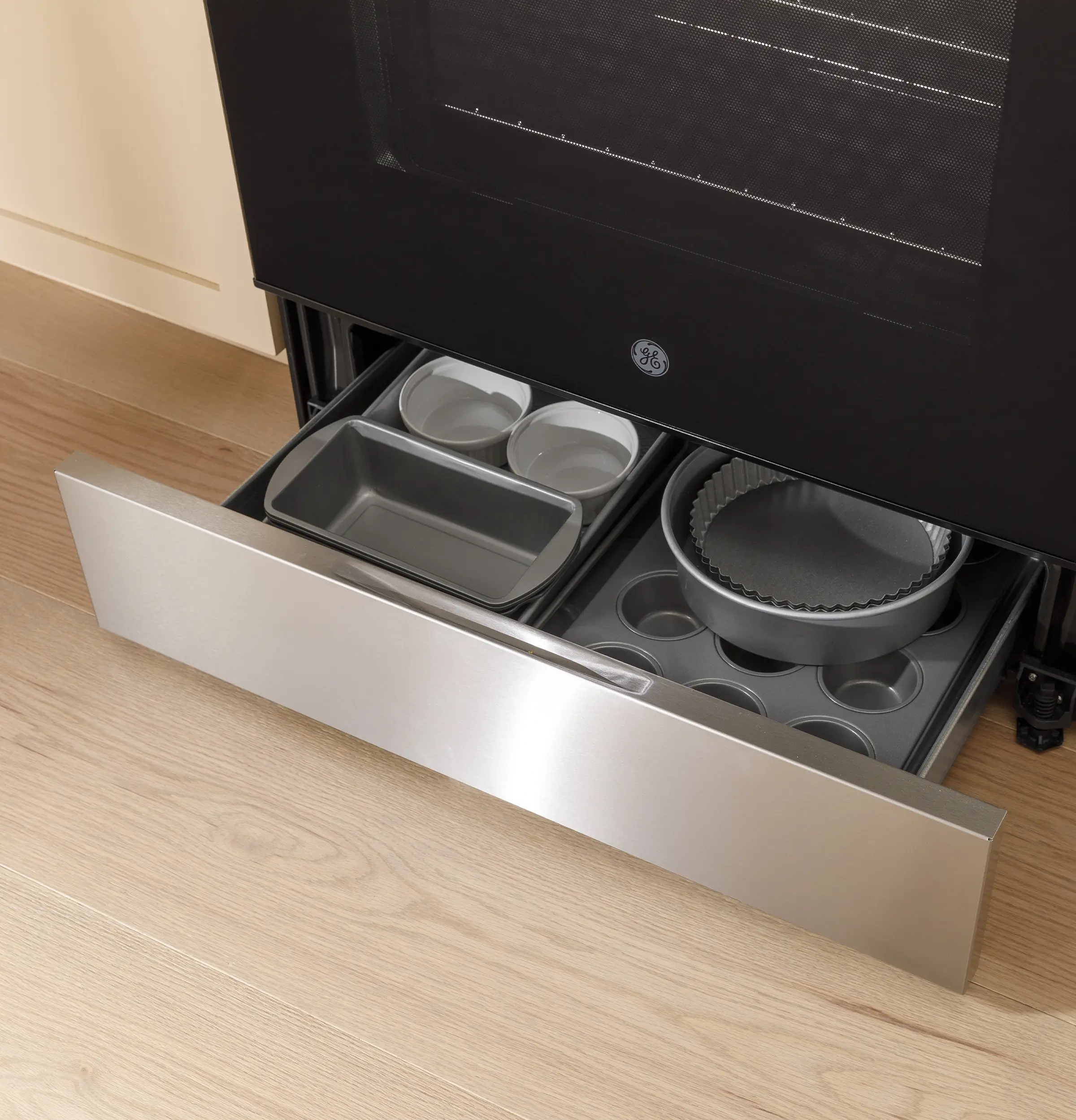 GGF600AVSS-OLD GE 5.3 Cu Ft Single Oven Convection Gas Range - Stainless Steel-12