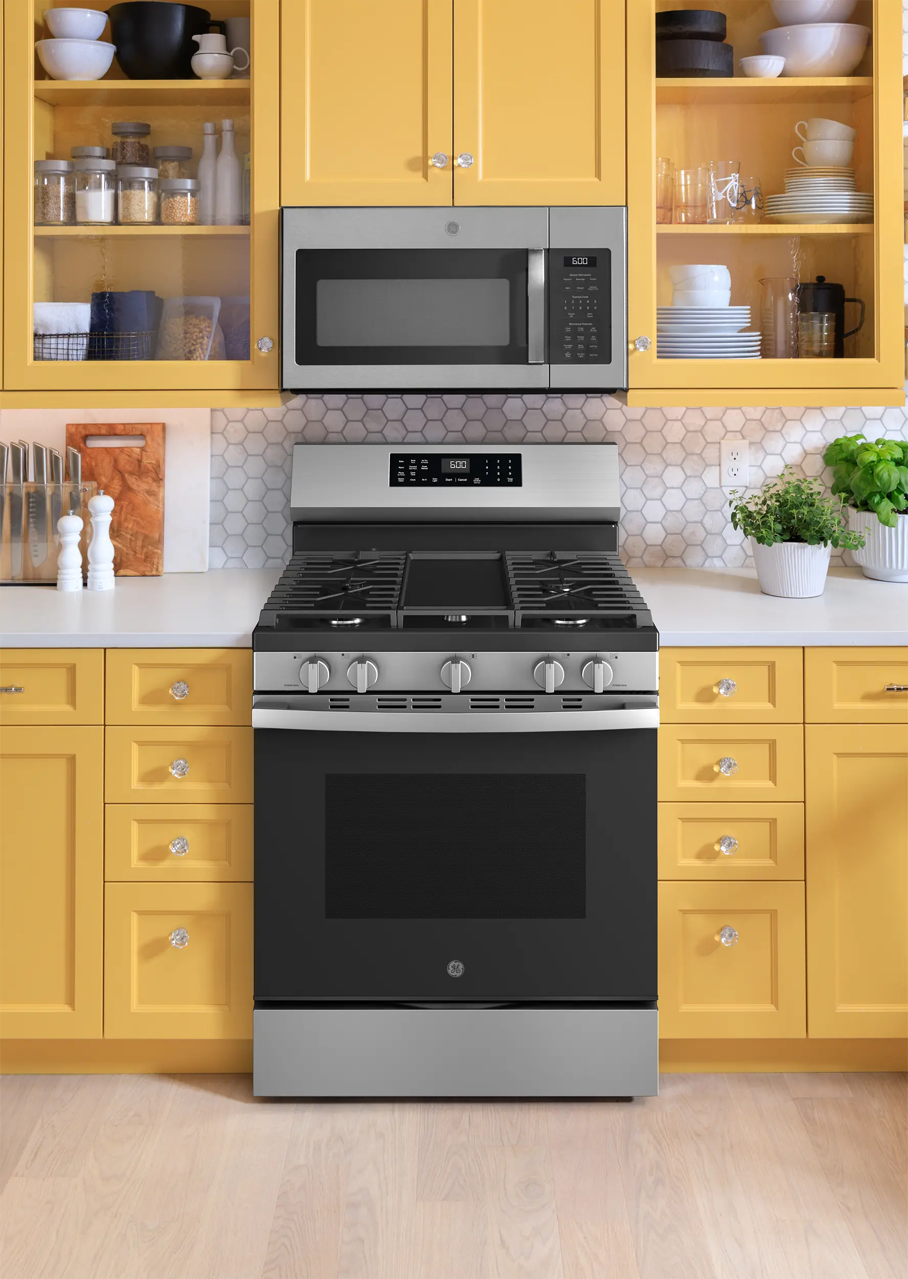 GGF600AVSS-OLD GE 5.3 Cu Ft Single Oven Convection Gas Range - Stainless Steel-2