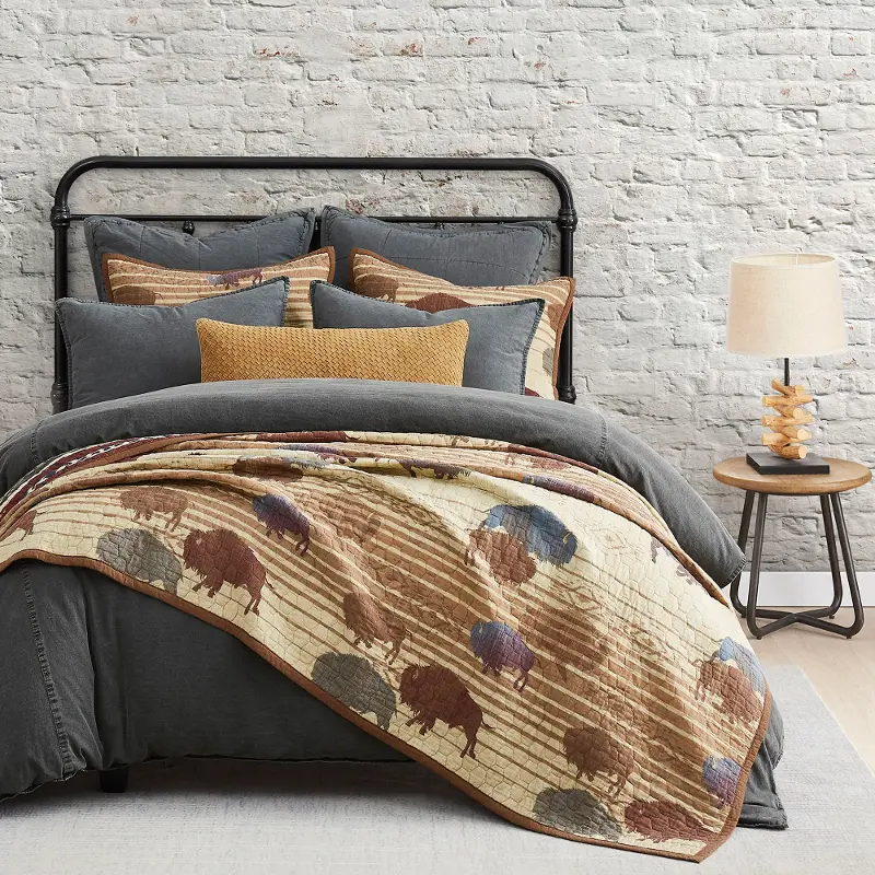Home Range Reversible Queen Quilt Three Piece Set