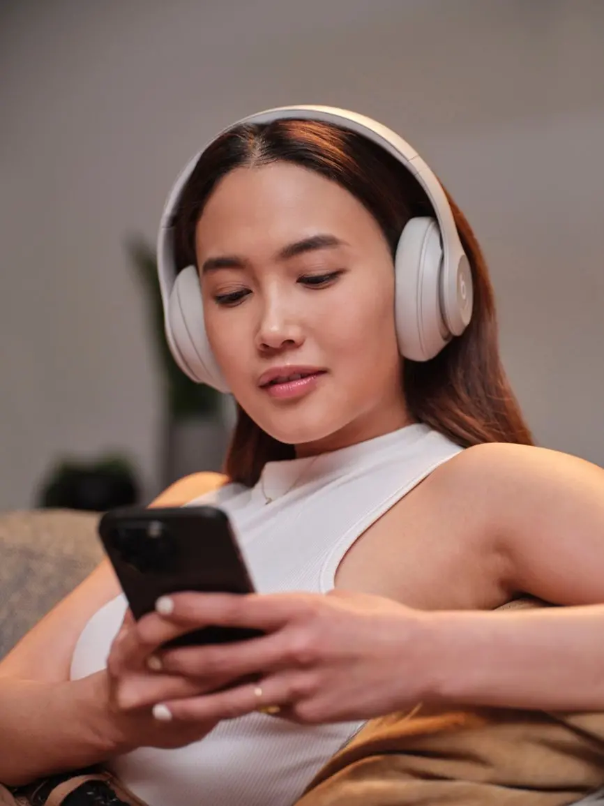 MQTR3LL/A Beats Studio Pro Wireless Noise Cancelling Over-the-Ear Headphones - Sandstone-9