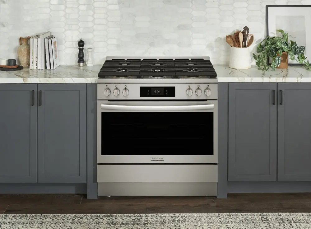 Frigidaire Gallery 4.6 Cu Ft Single Oven Gas Range - Stainless Steel-2