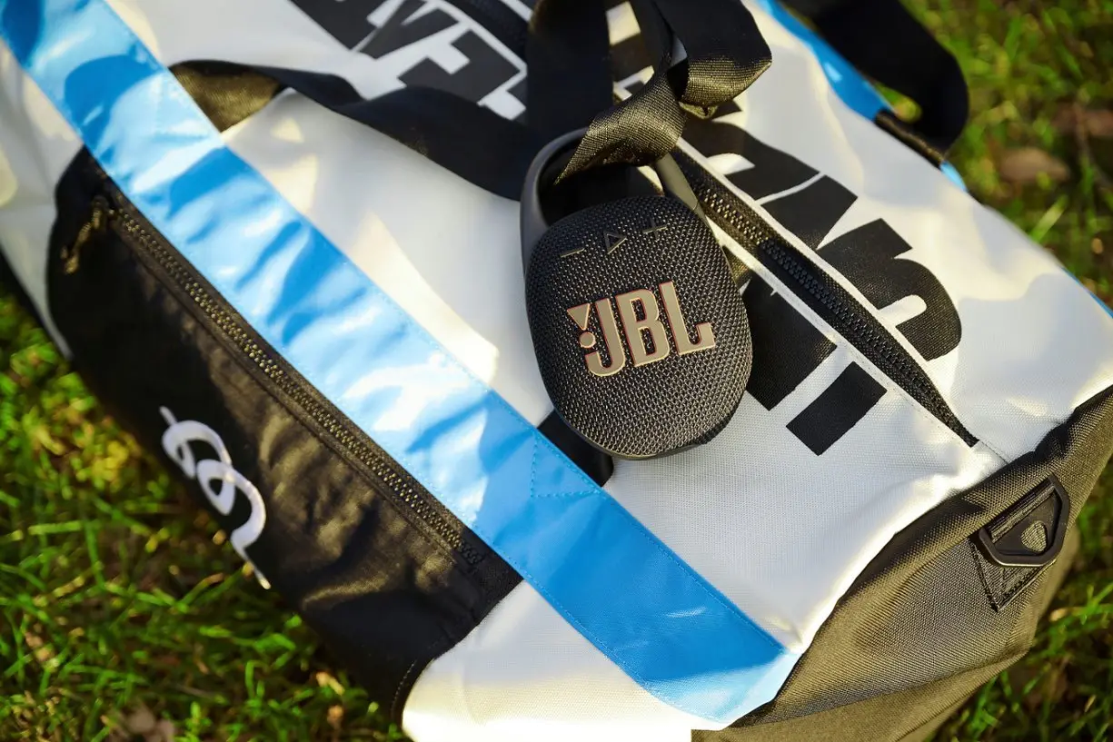 JBLCLIP5BLKAM JBL Clip 5 Portable Bluetooth Speaker - Black-2