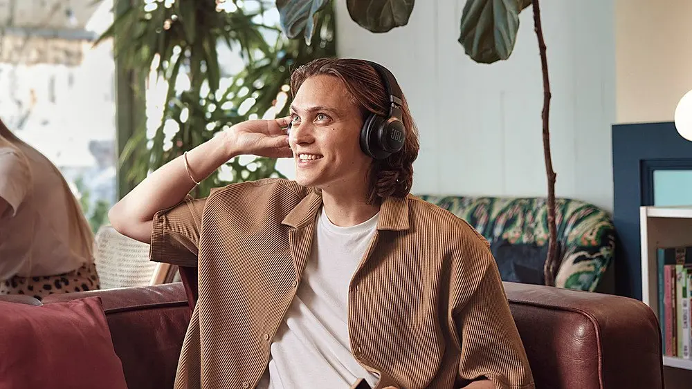 JBLLIVE770NCBLUAM JBL Live 770 Wireless Over-Ear Headphones with True Adaptive Noise Cancelling - Blue-12