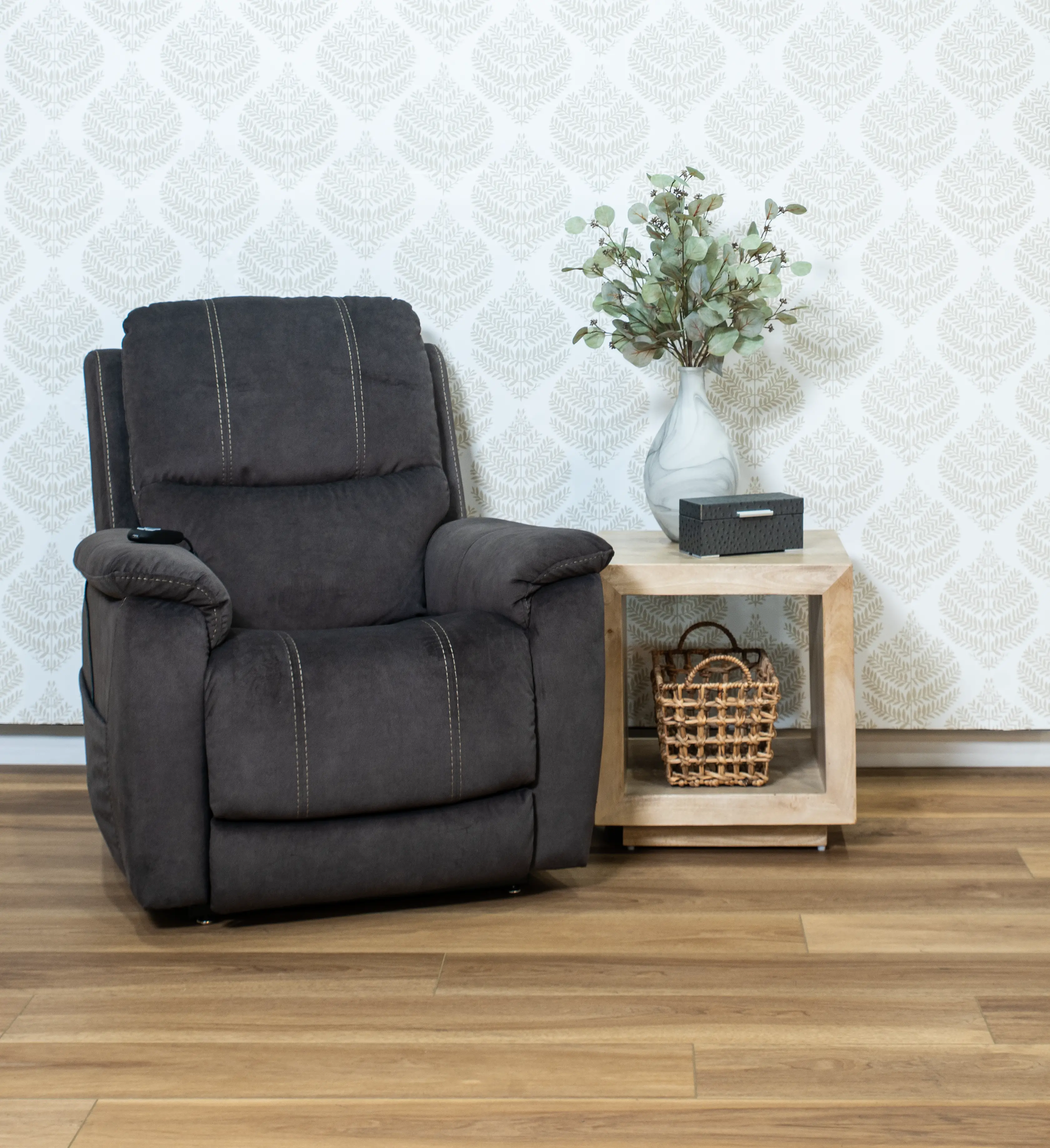 Searcy Dark Brown Power Lift Recliner-2