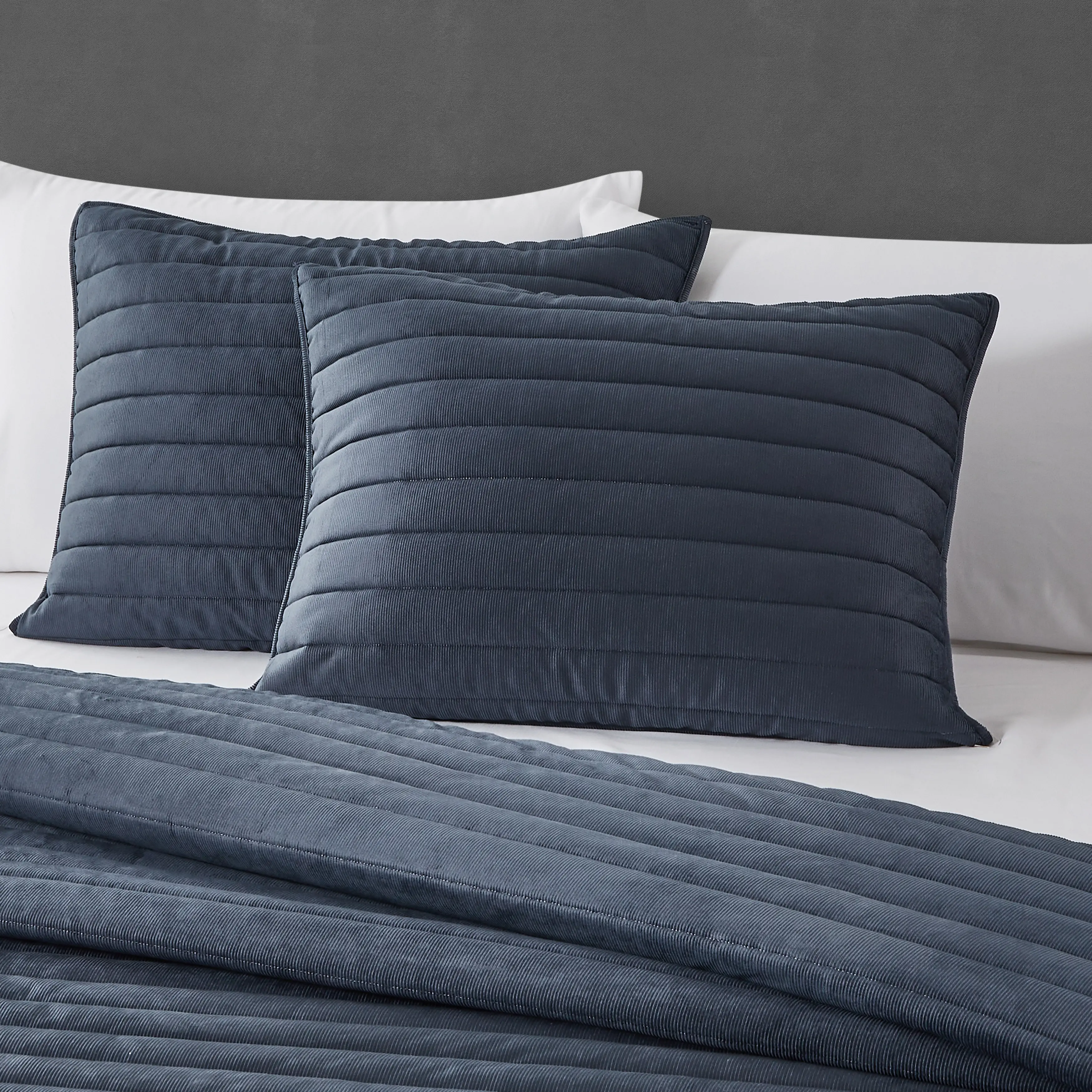 J. Queen Modern Valencia Navy King/California King 3-Peice Quilt-2