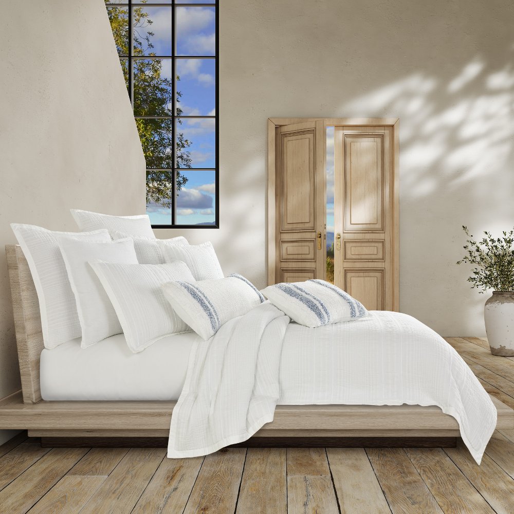 J. Queen Modern Brentwood White King/California King Duvet Cover
