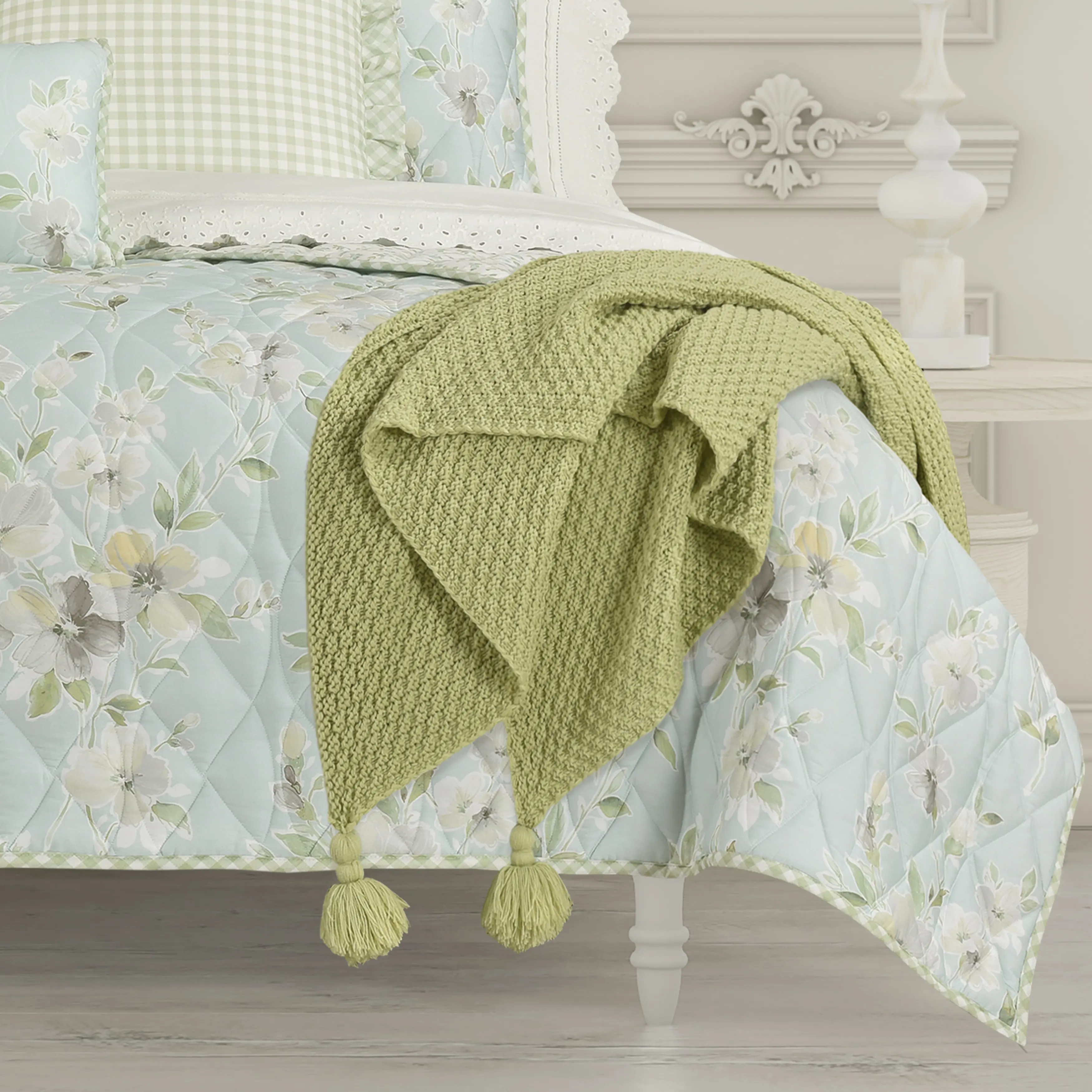 J. Queen Cottage Millie Layering Green Throw-1