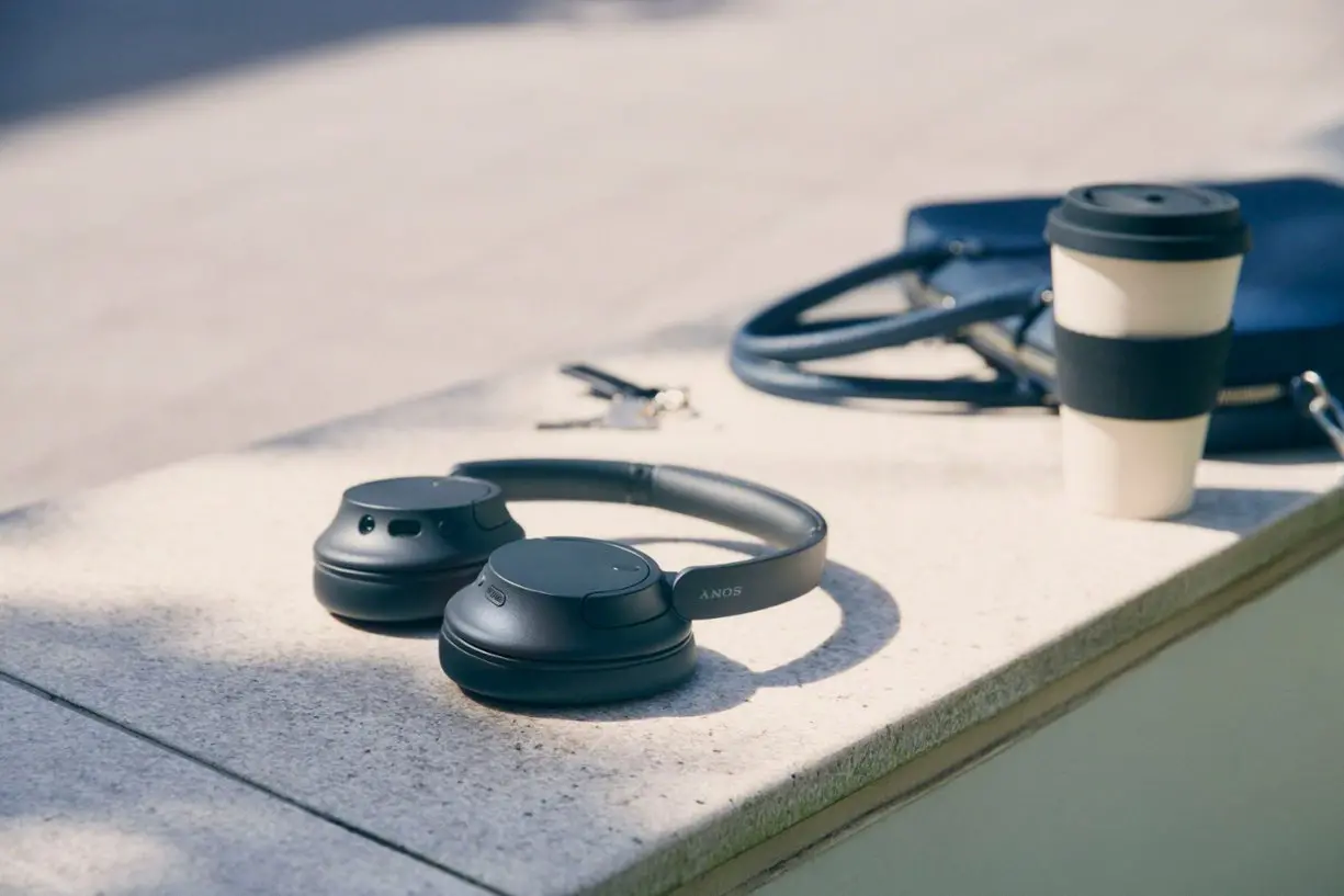 WHCH720N/B Sony Wireless Noise Canceling Headphones - Black-2