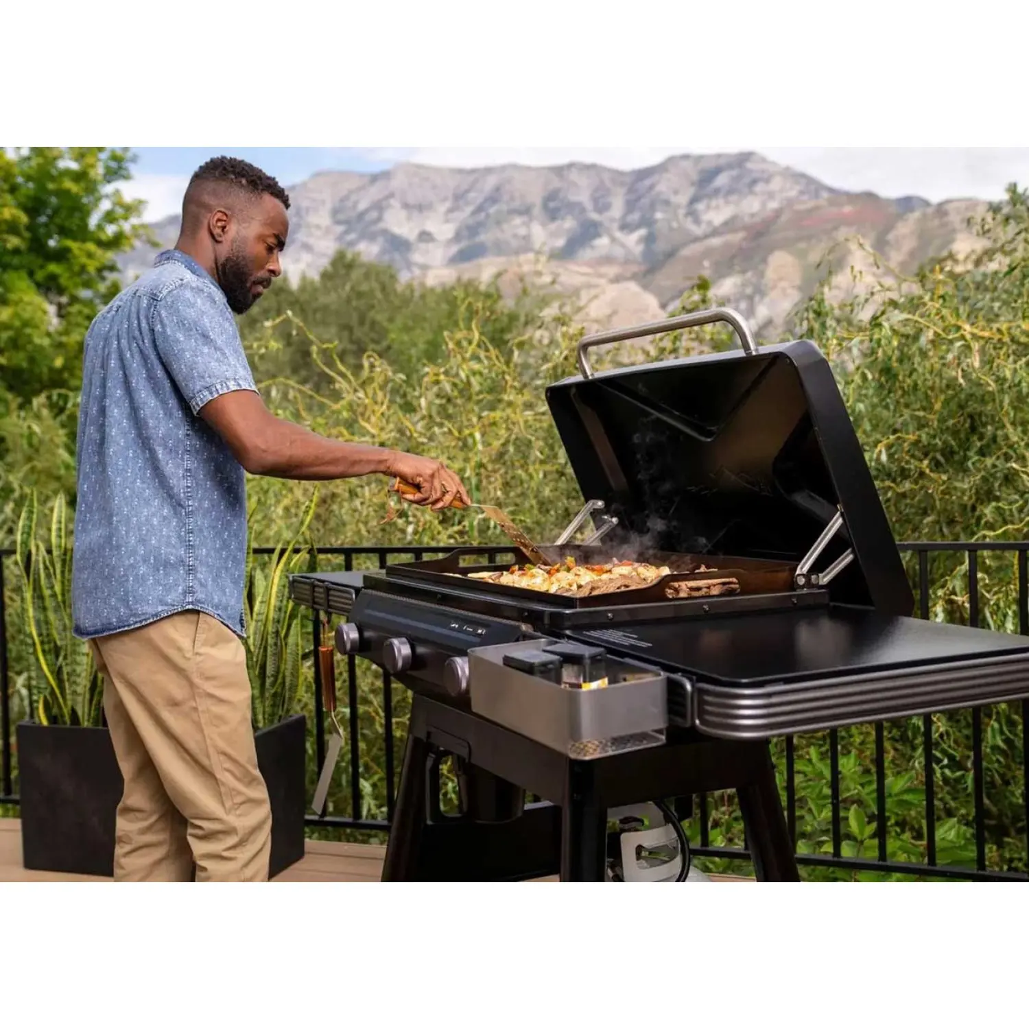 TF3CN59AU Traeger Flatrock Flat Top Gas Grill-2
