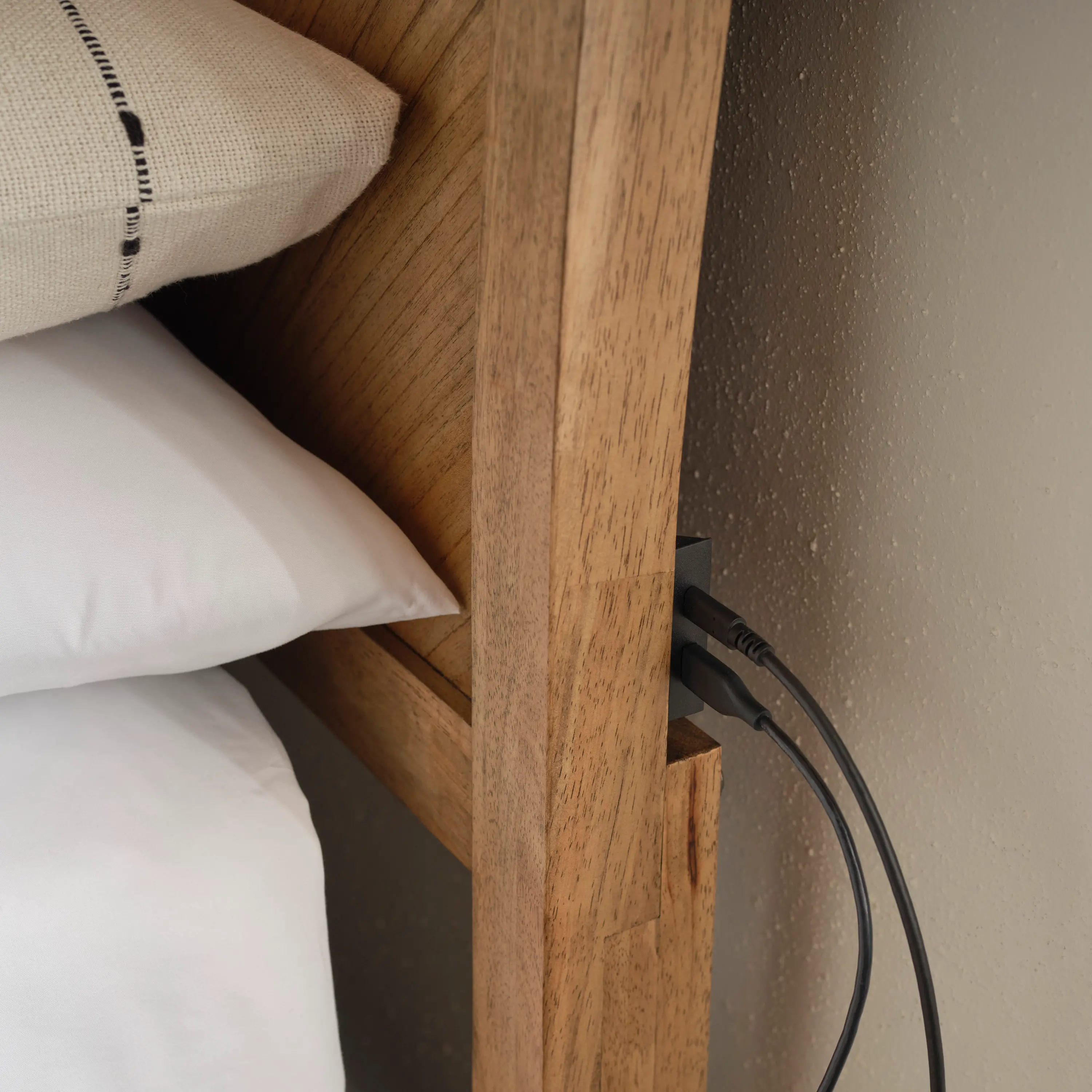 Cyrus Almond Brown King Sleigh Bed-3