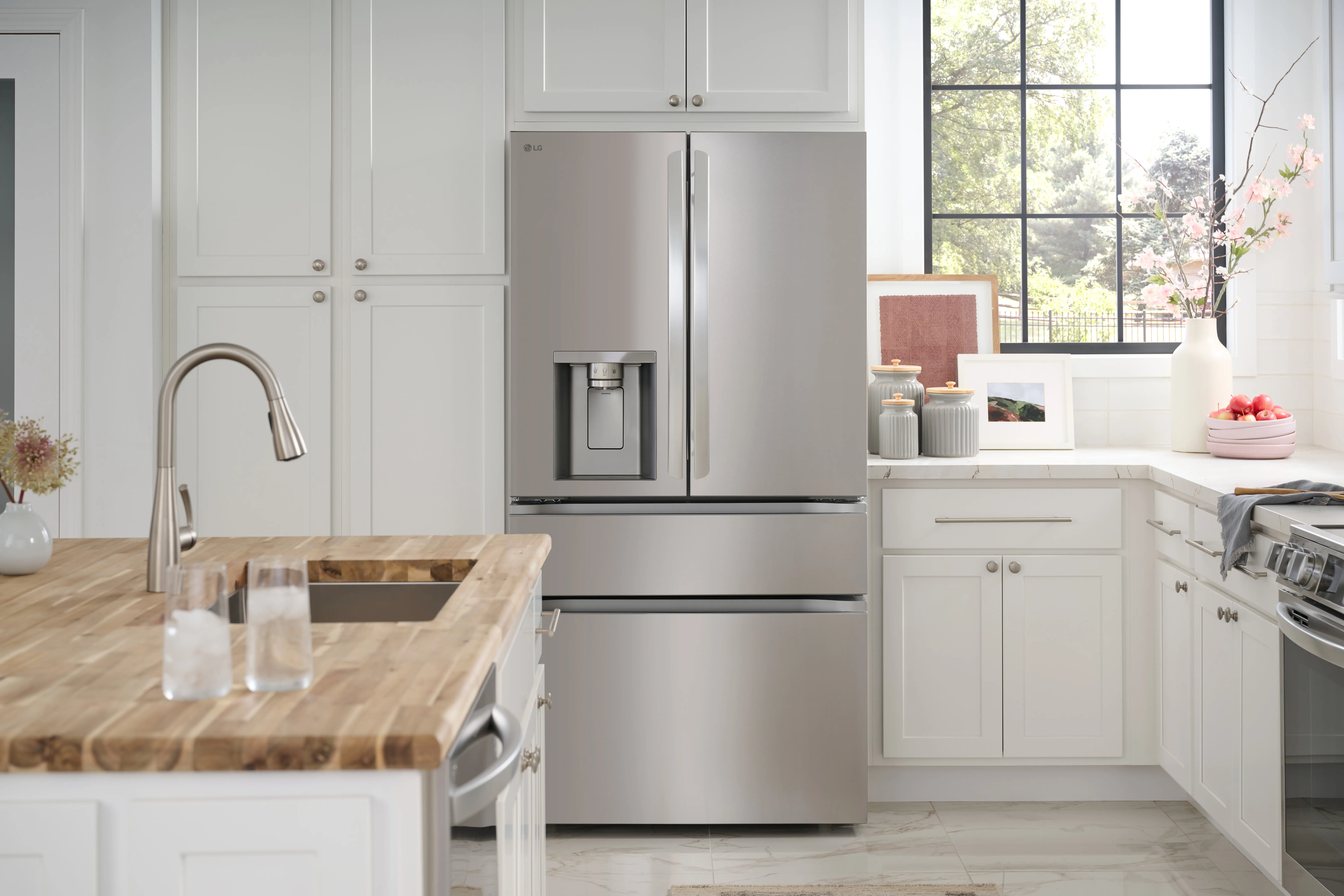 LF25G8330S LG 24.5 Cu Ft French Door Refrigerator - Counter Depth Stainless Steel-4