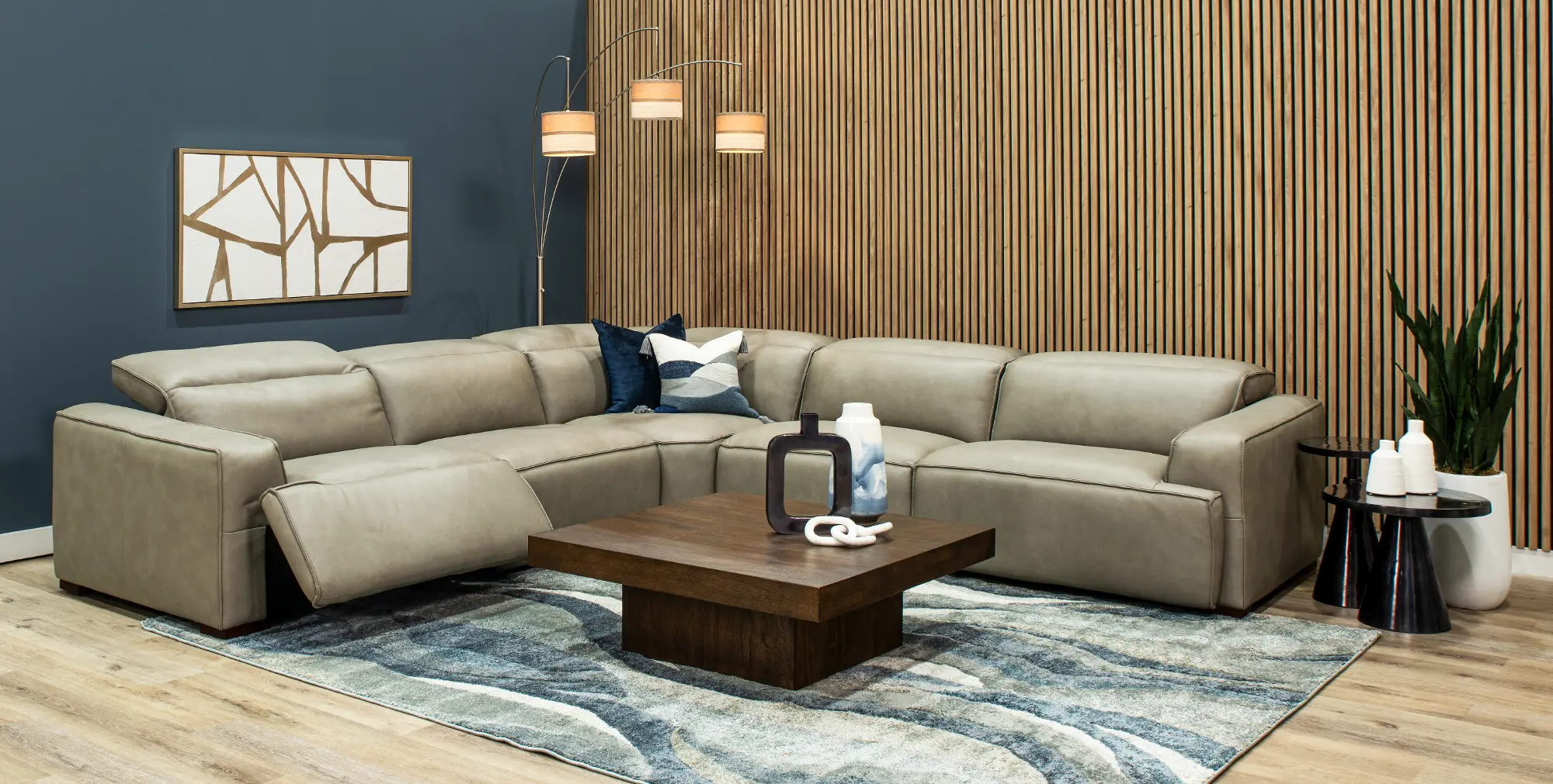 Arizona Thunder 5-Piece Reclining Sectional with Adjustable