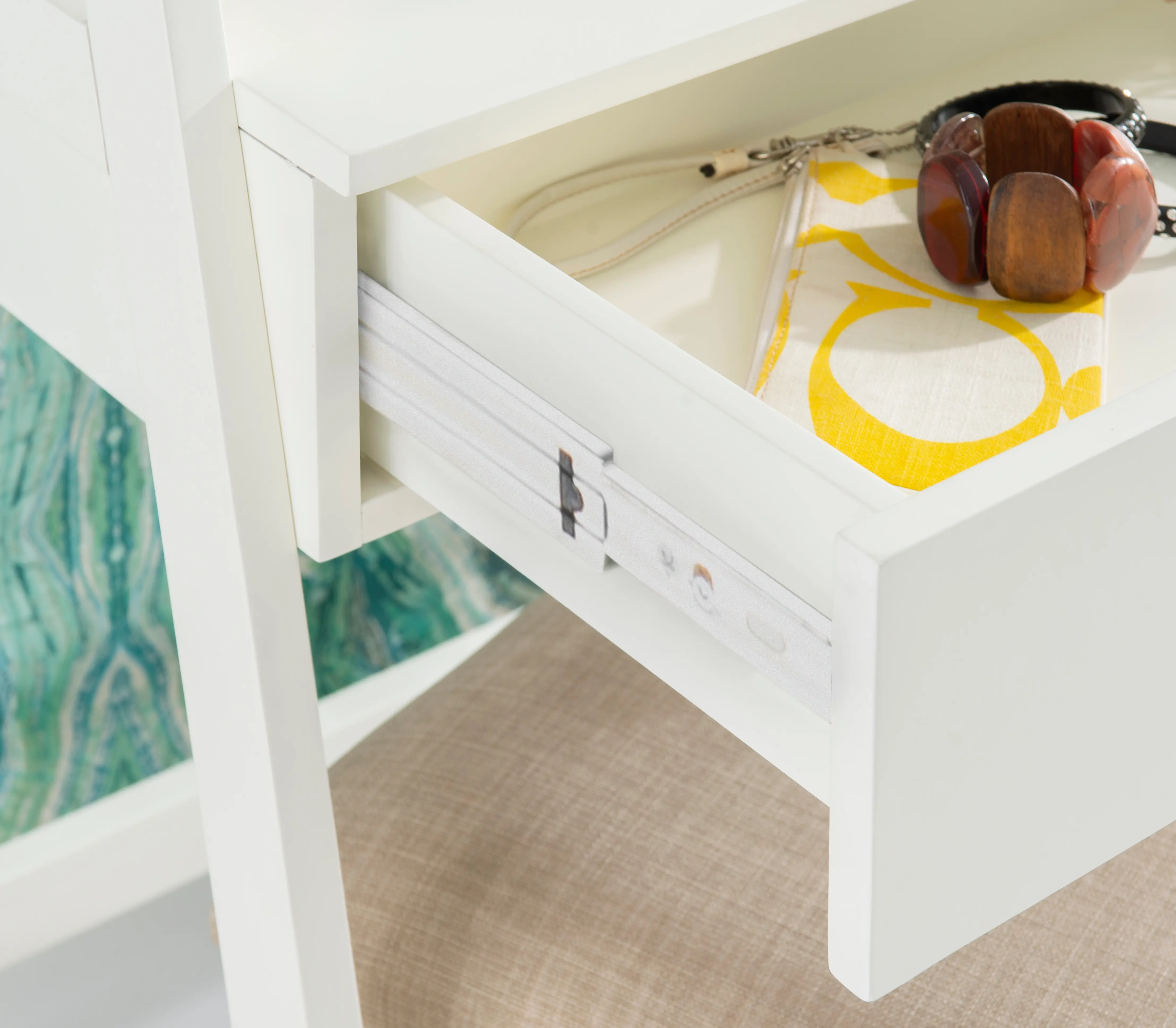 Lorelai White Leaning Vanity Set-2