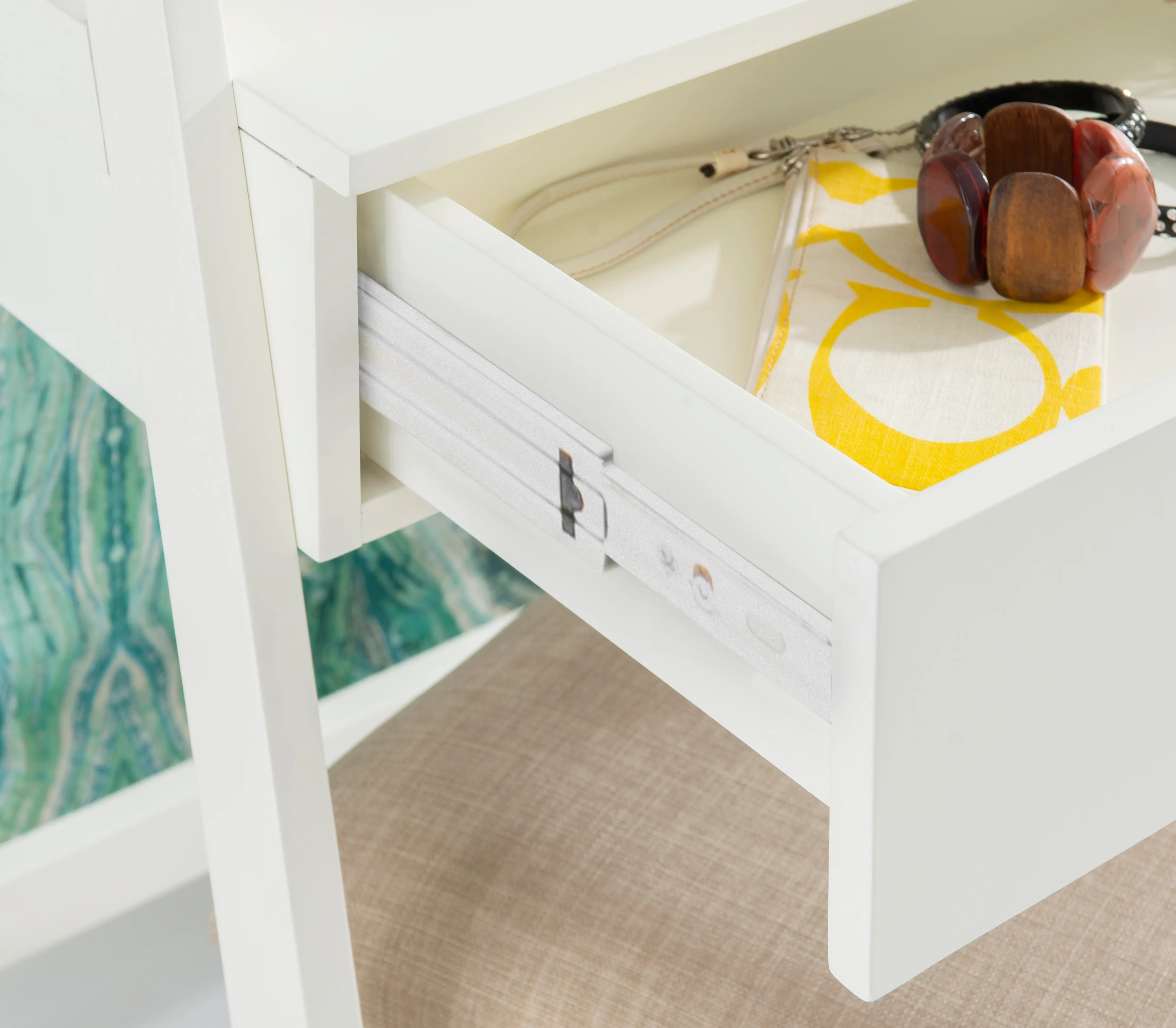 Lorelai White Leaning Vanity Set-2