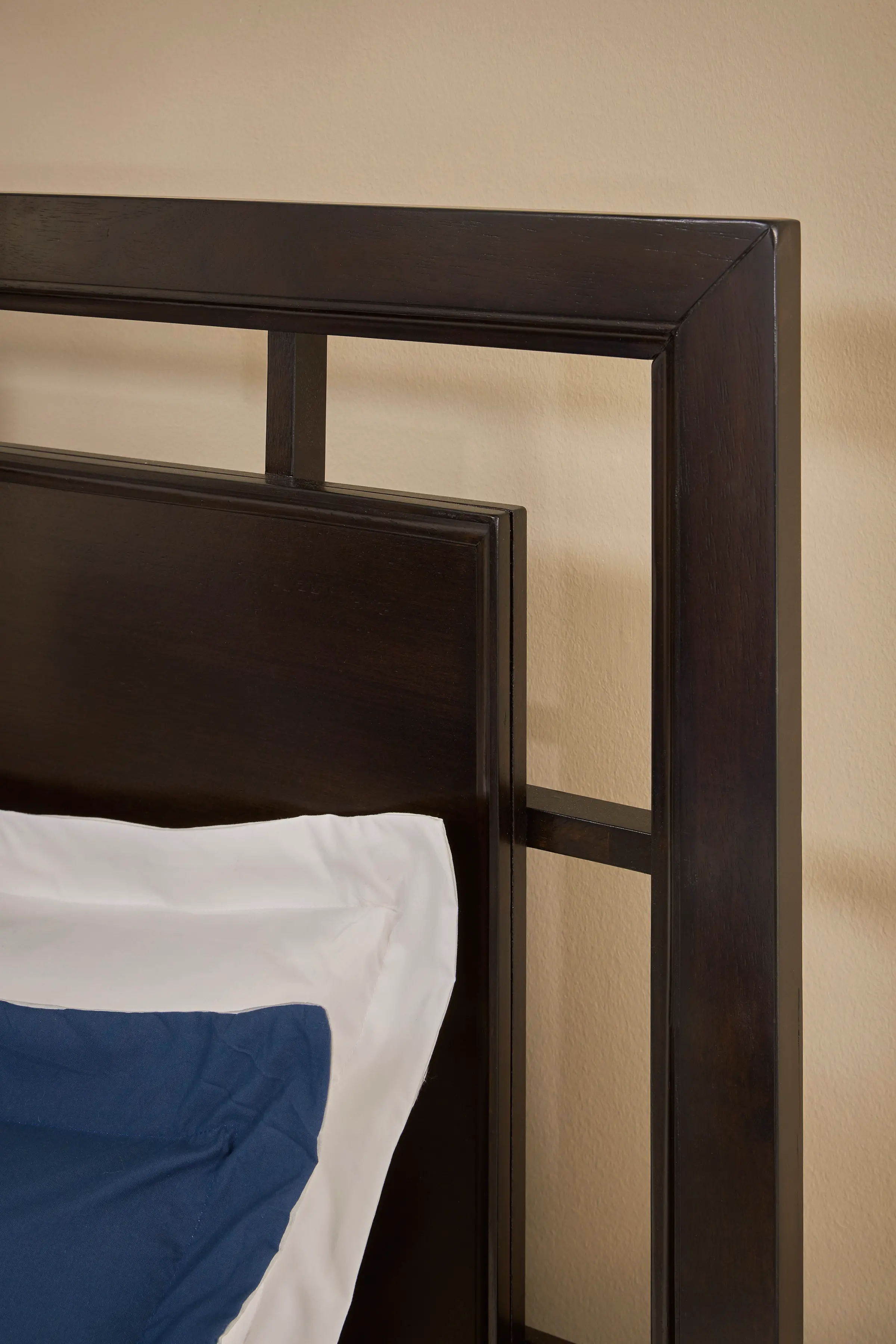 Coventry Dark Brown Twin Bed-4